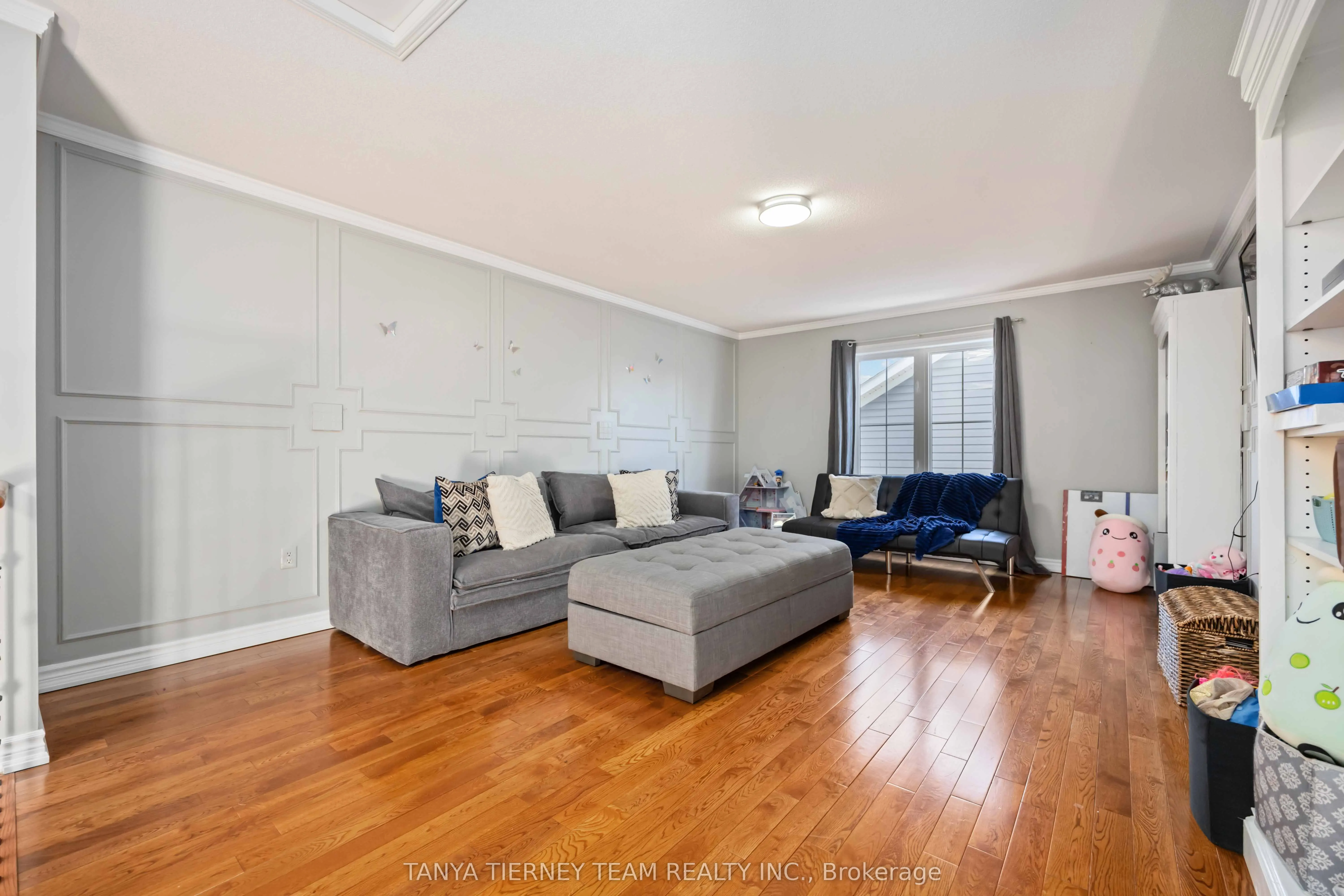 161 Carnwith Drive W