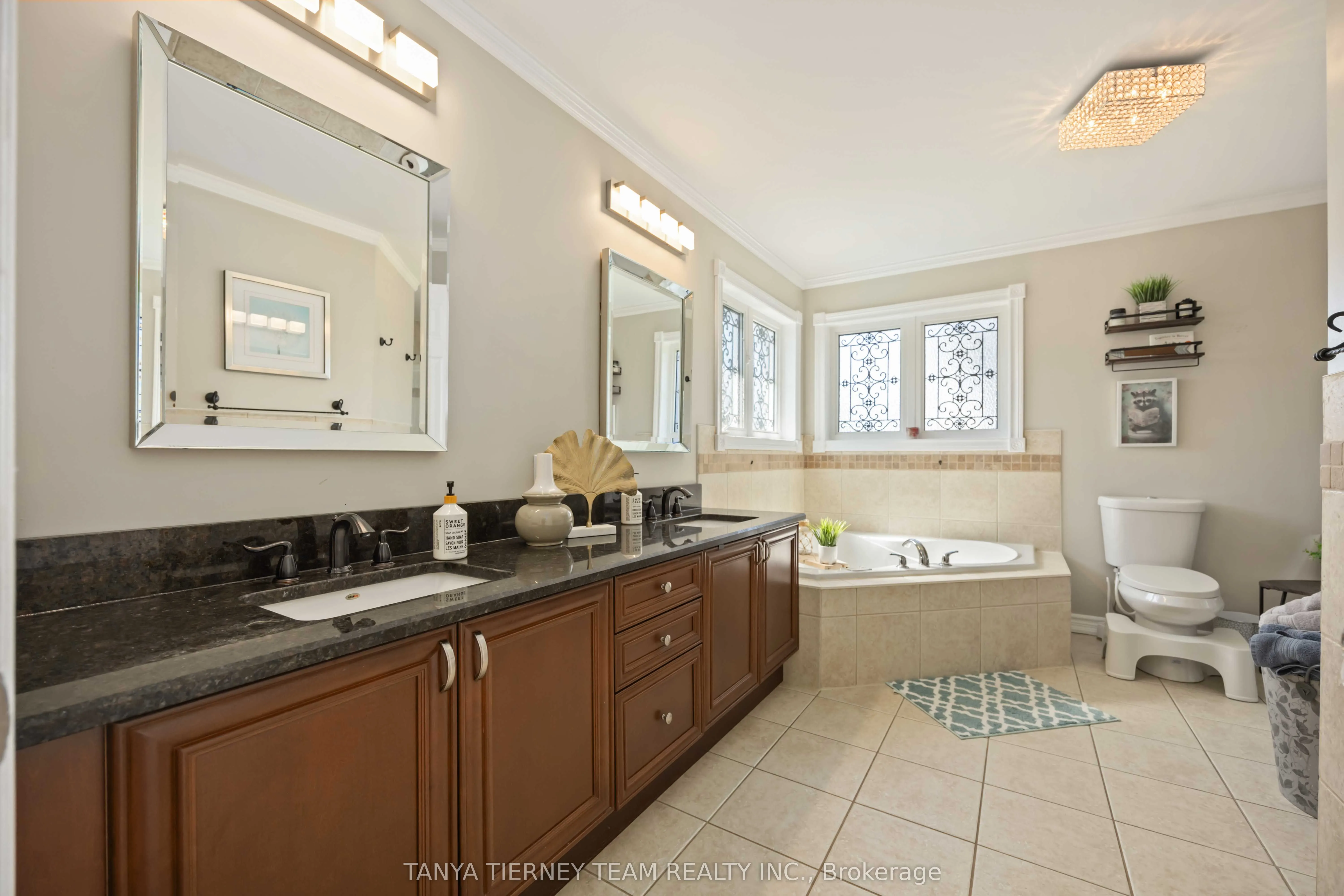 161 Carnwith Drive W