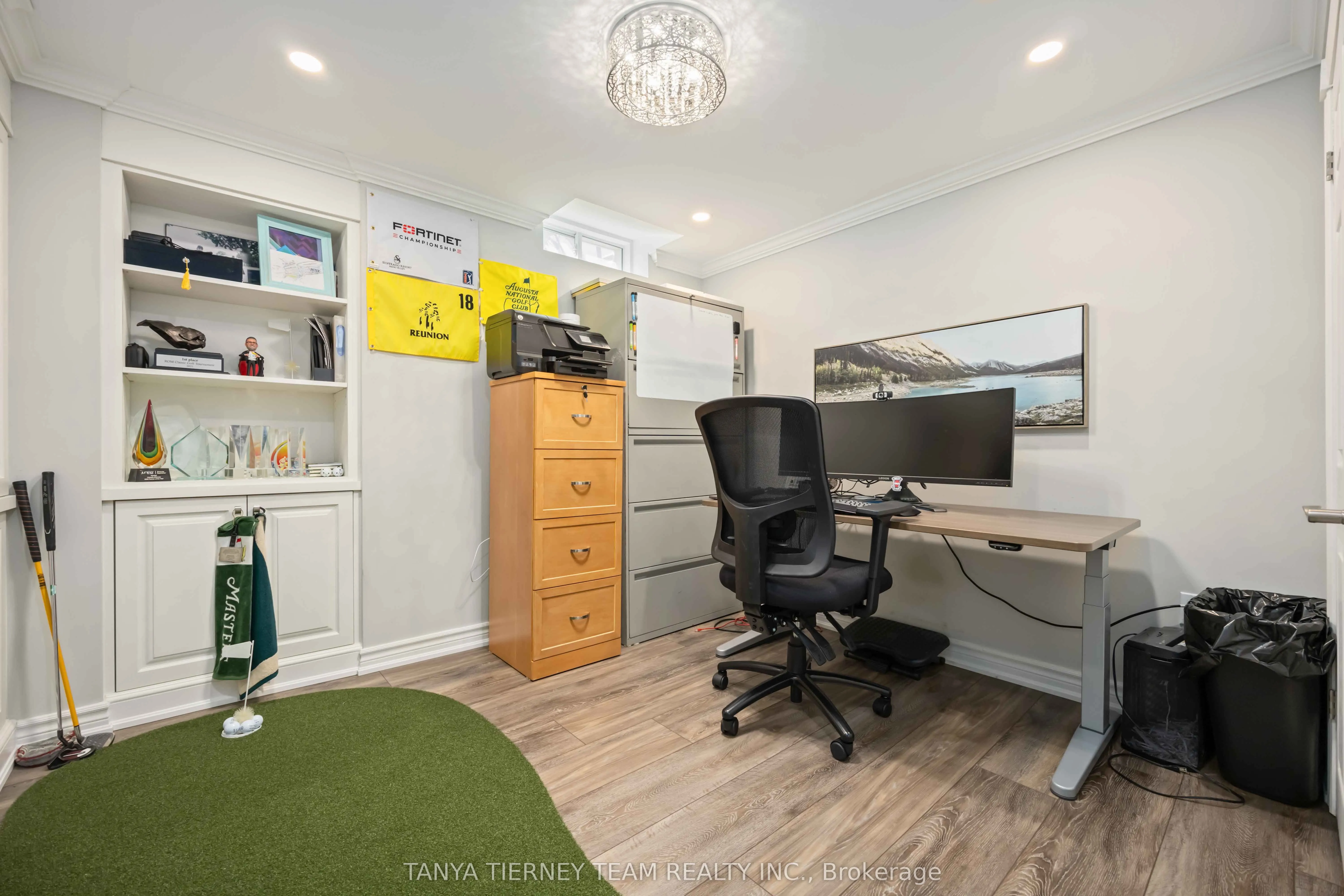 161 Carnwith Drive W