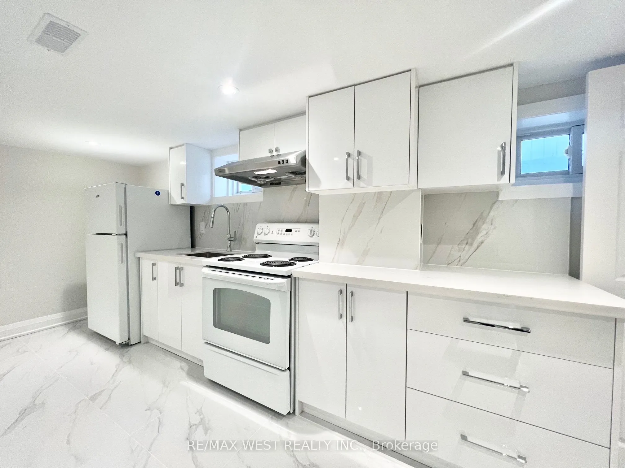 4 Sutherland Avenue, #BSMT