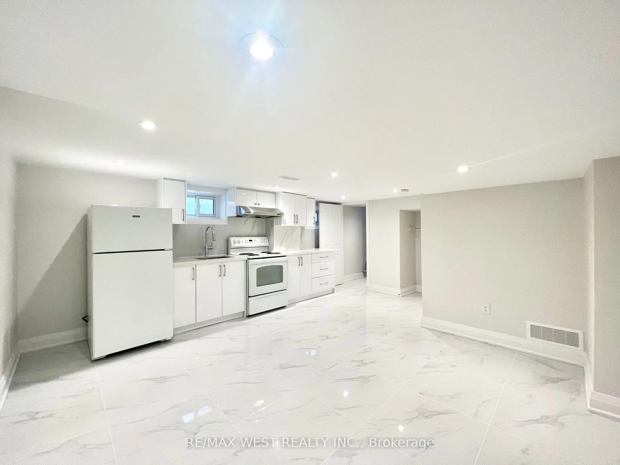 4 Sutherland Avenue, #BSMT