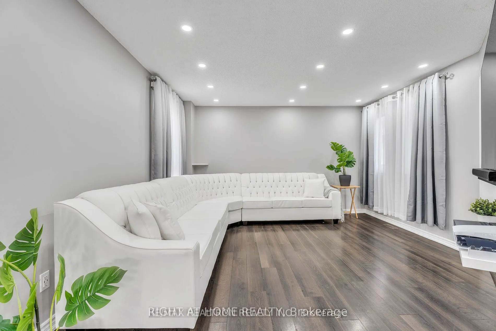 150 Sandringham Drive