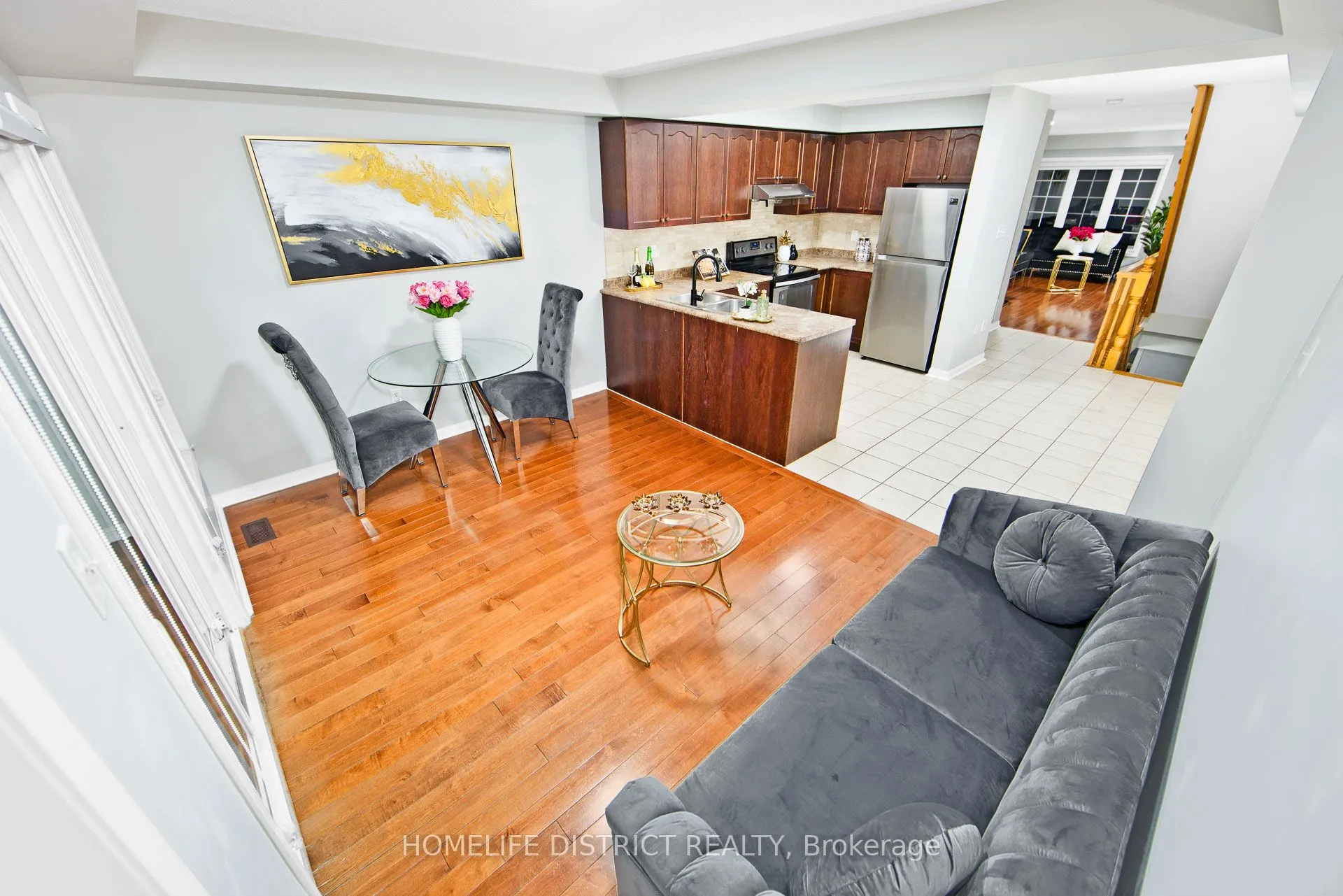77 Coyote Crescent