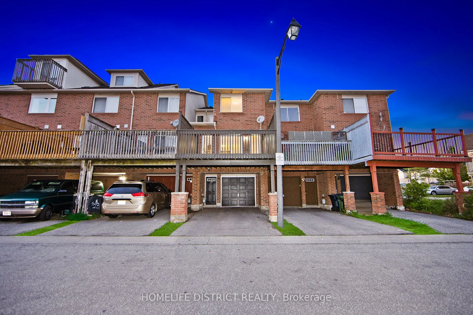77 Coyote Crescent