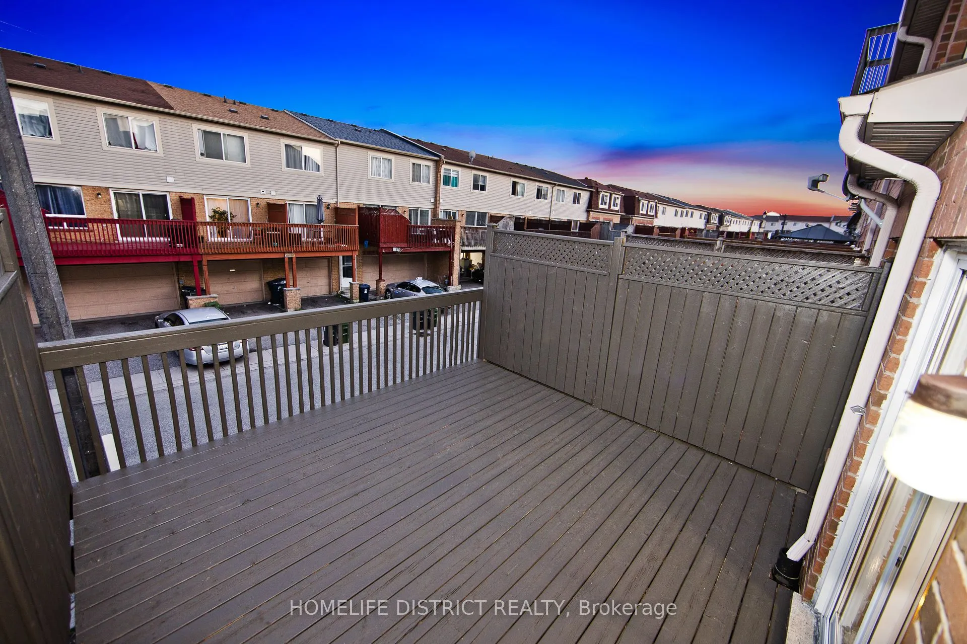 77 Coyote Crescent