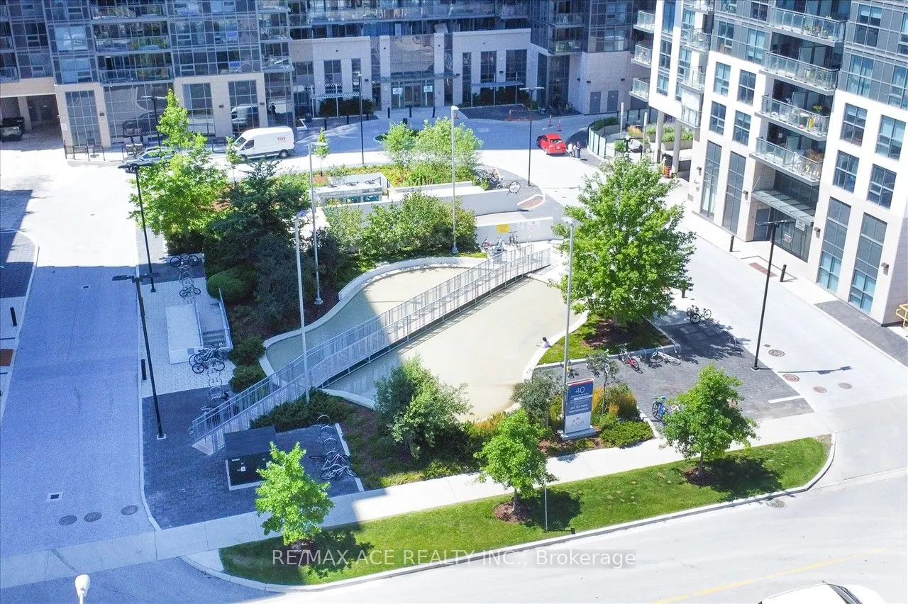 30 Meadowglen Place, #411
