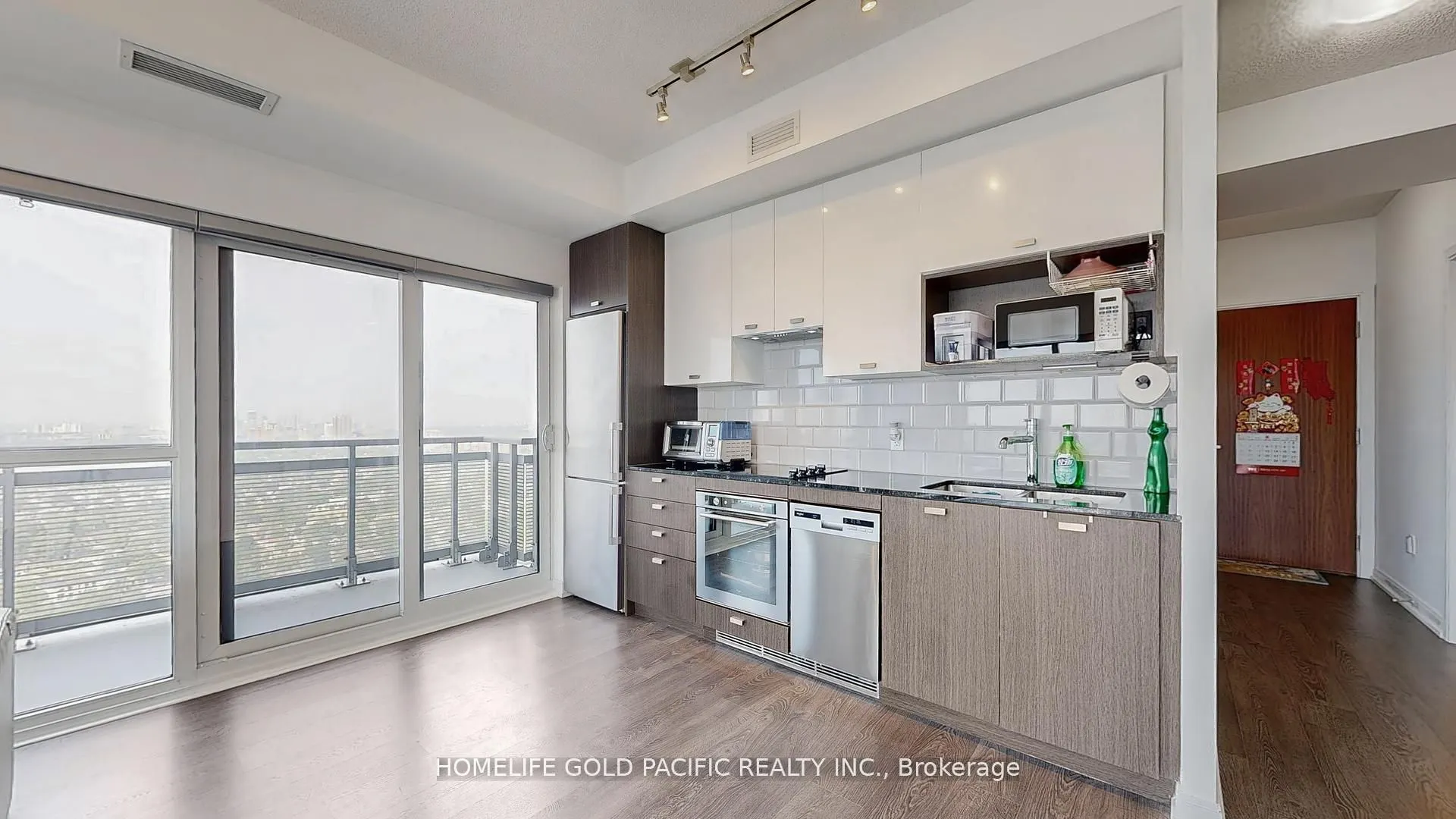 275 Village Green Square, #3423