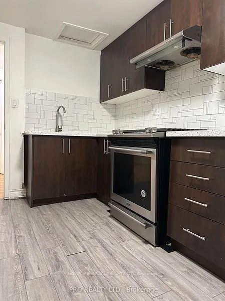 47 Horseley Hill Drive, #Upper(Room)