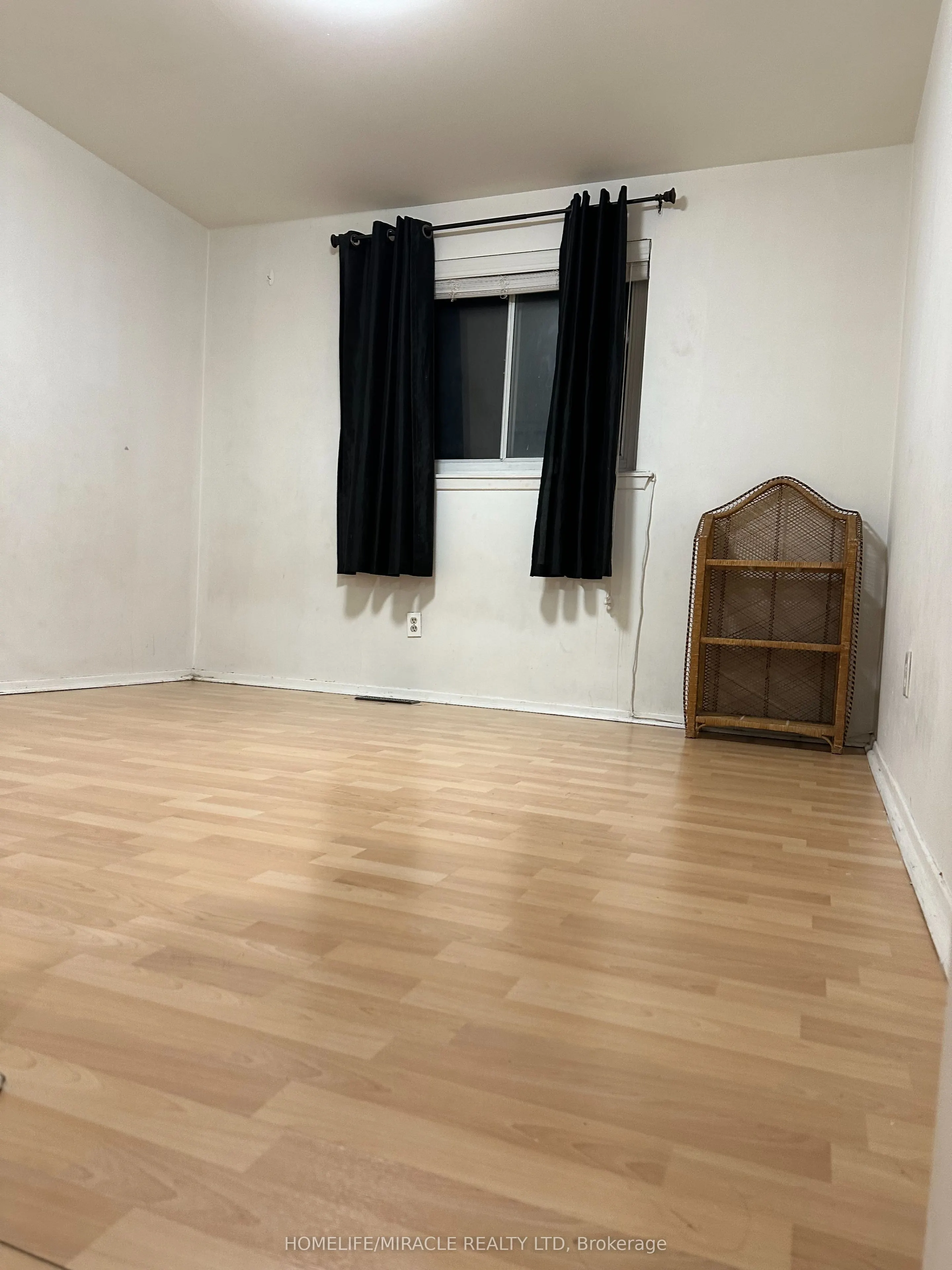 47 Horseley Hill Drive, #Upper(Room)