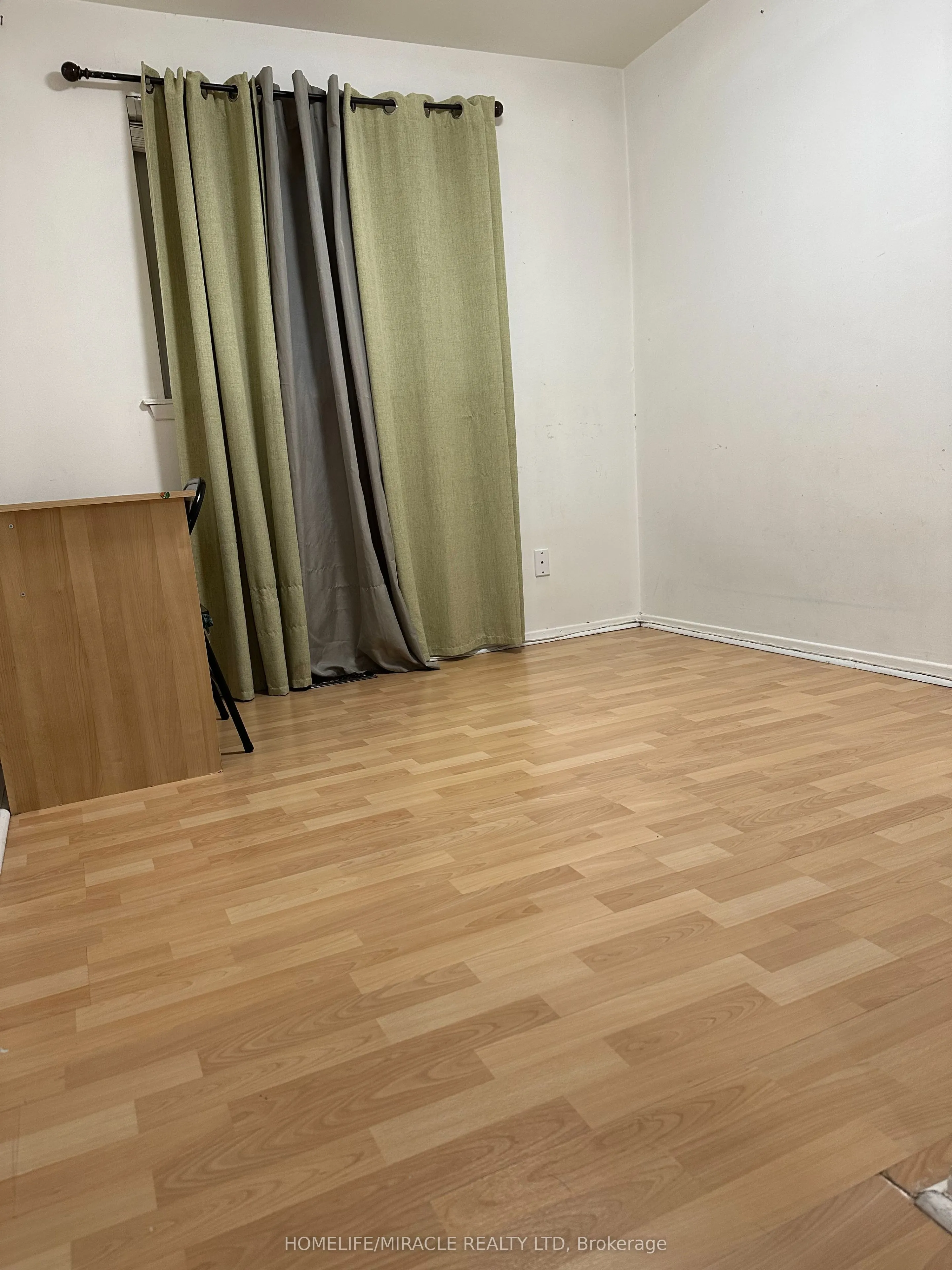47 Horseley Hill Drive, #Upper(Room)