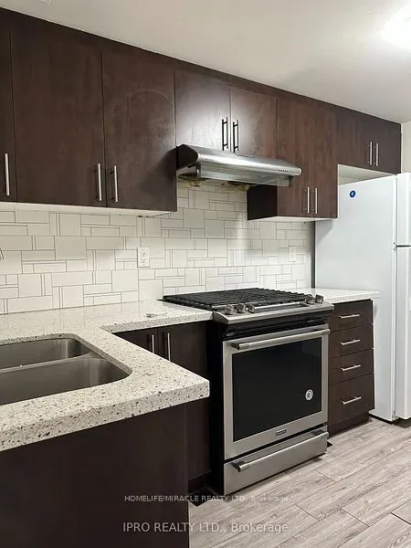 47 Horseley Hill Drive, #Upper(Room)