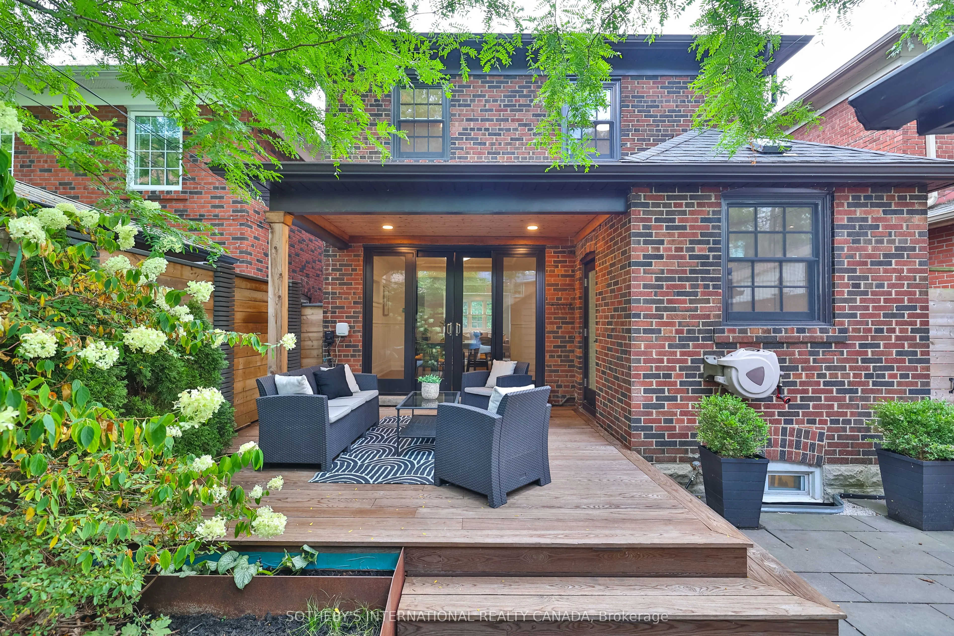 44 Glen Stewart Avenue