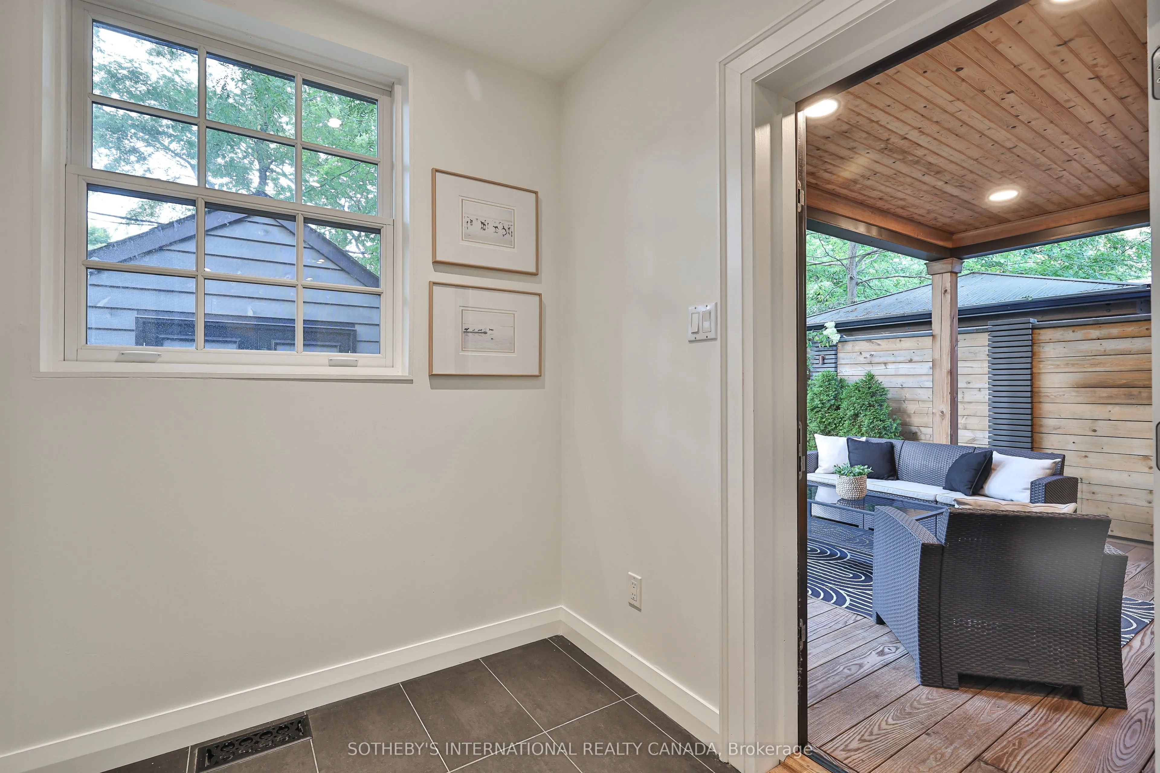 44 Glen Stewart Avenue