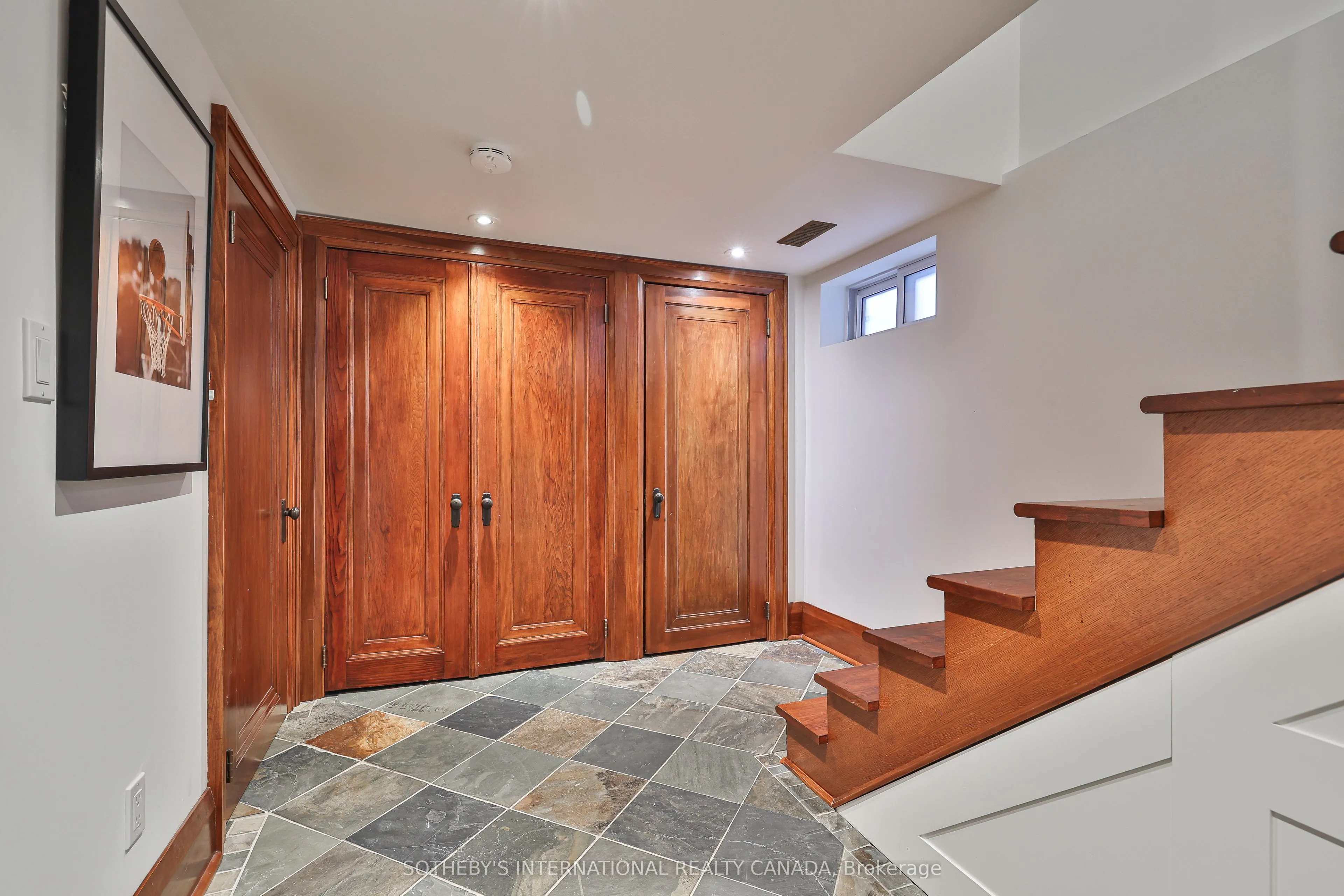 44 Glen Stewart Avenue