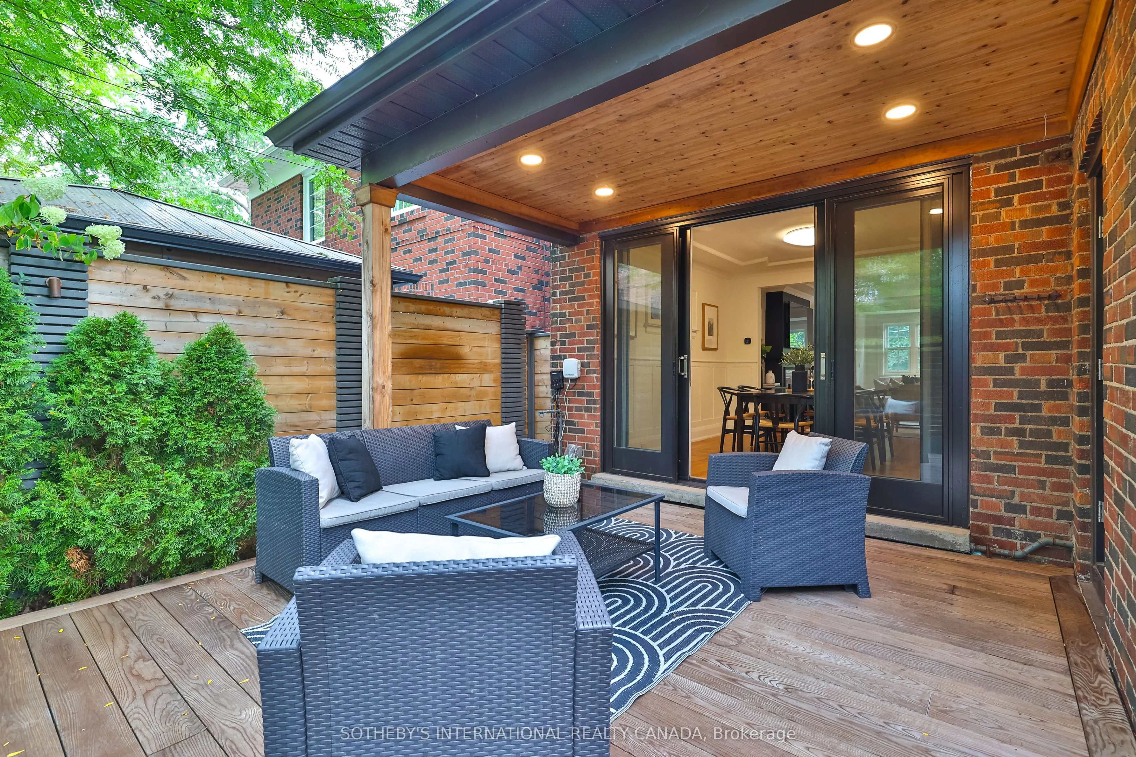 44 Glen Stewart Avenue