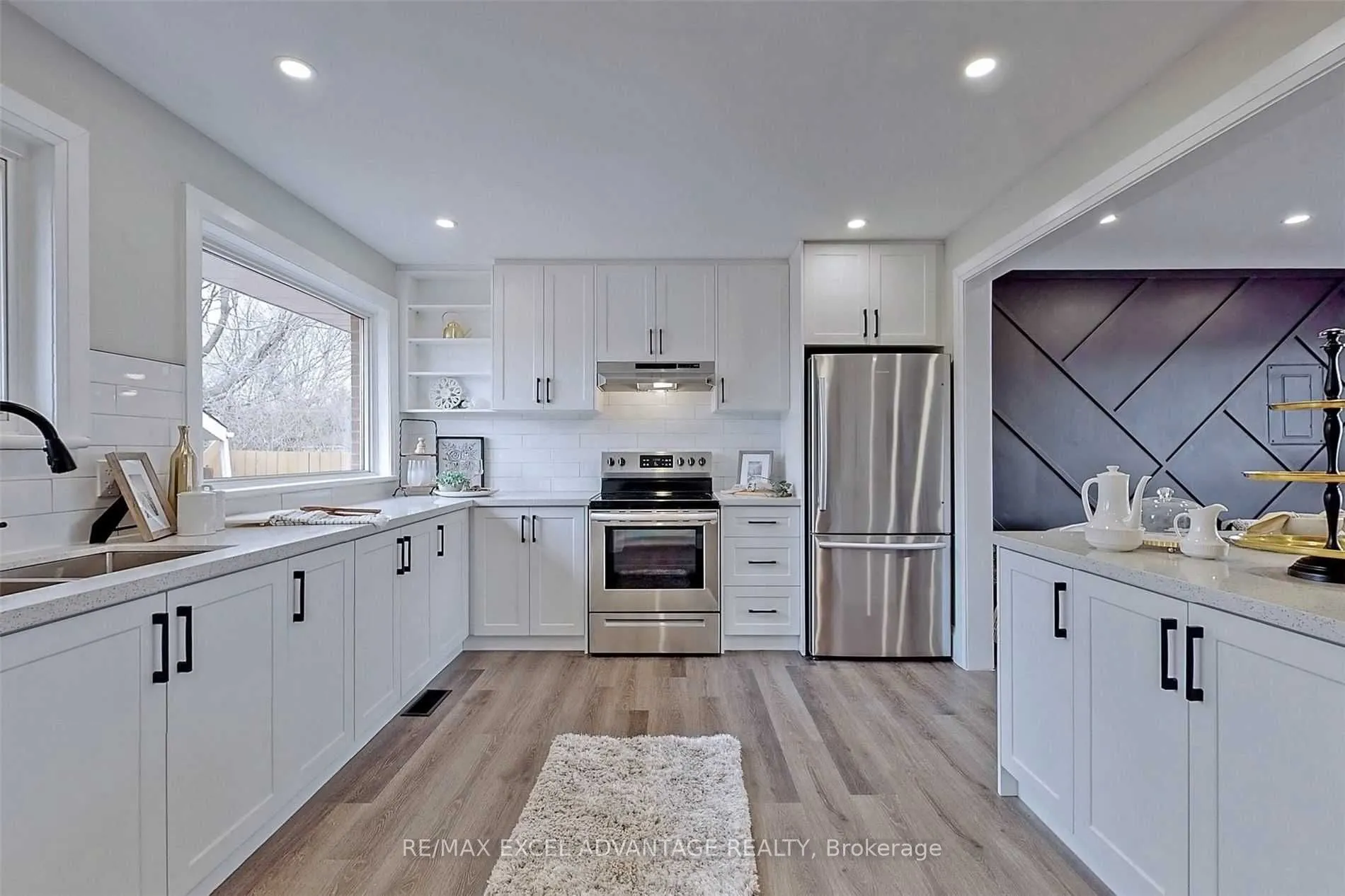 418 Nipigon Street, #Main