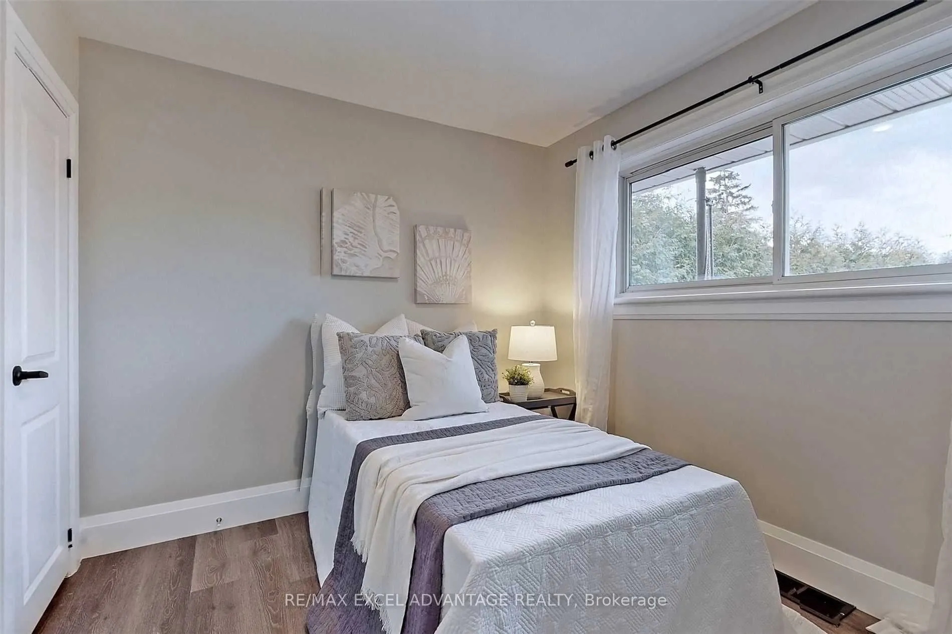 418 Nipigon Street, #Main