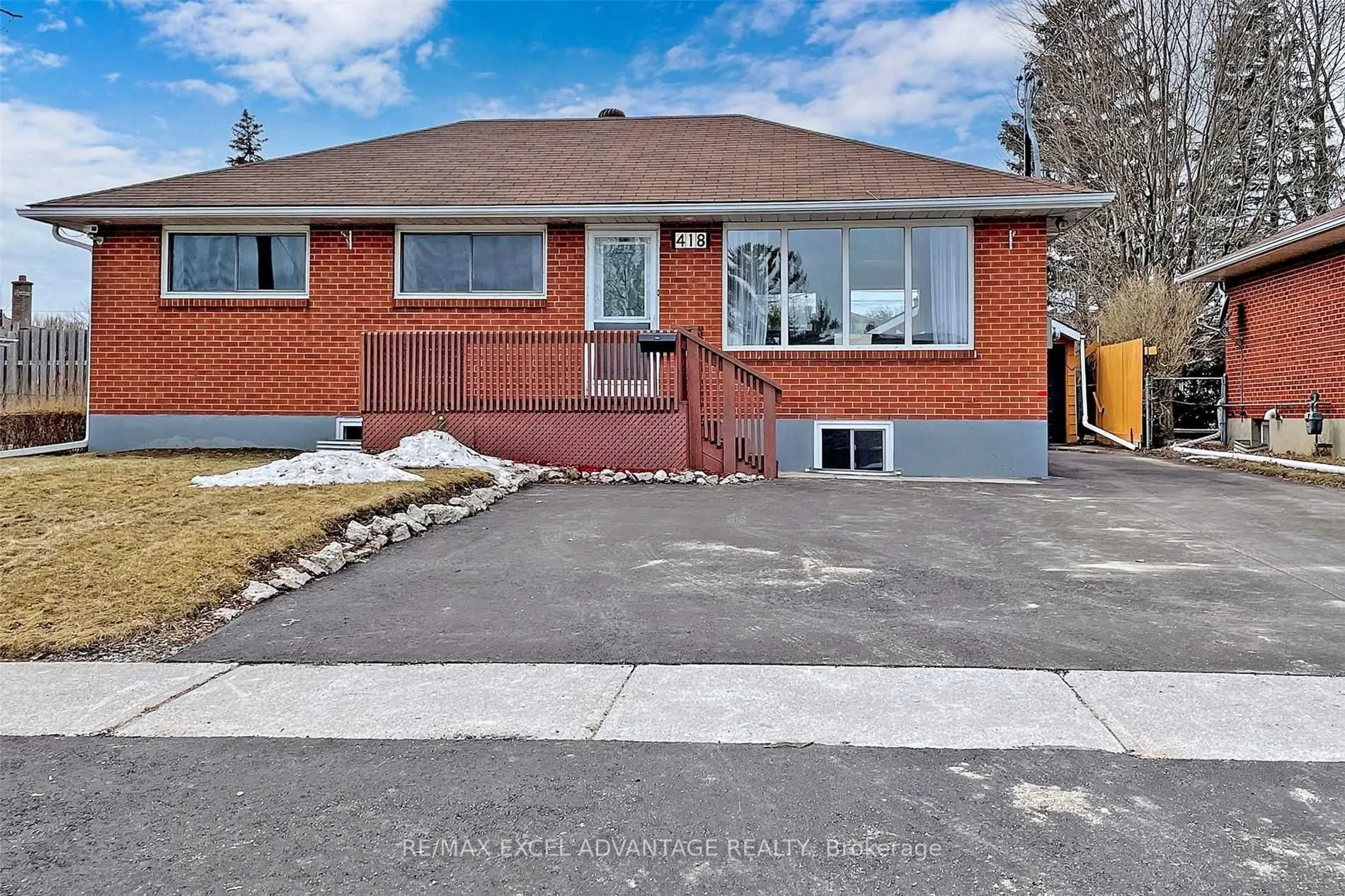 418 Nipigon Street, #Main