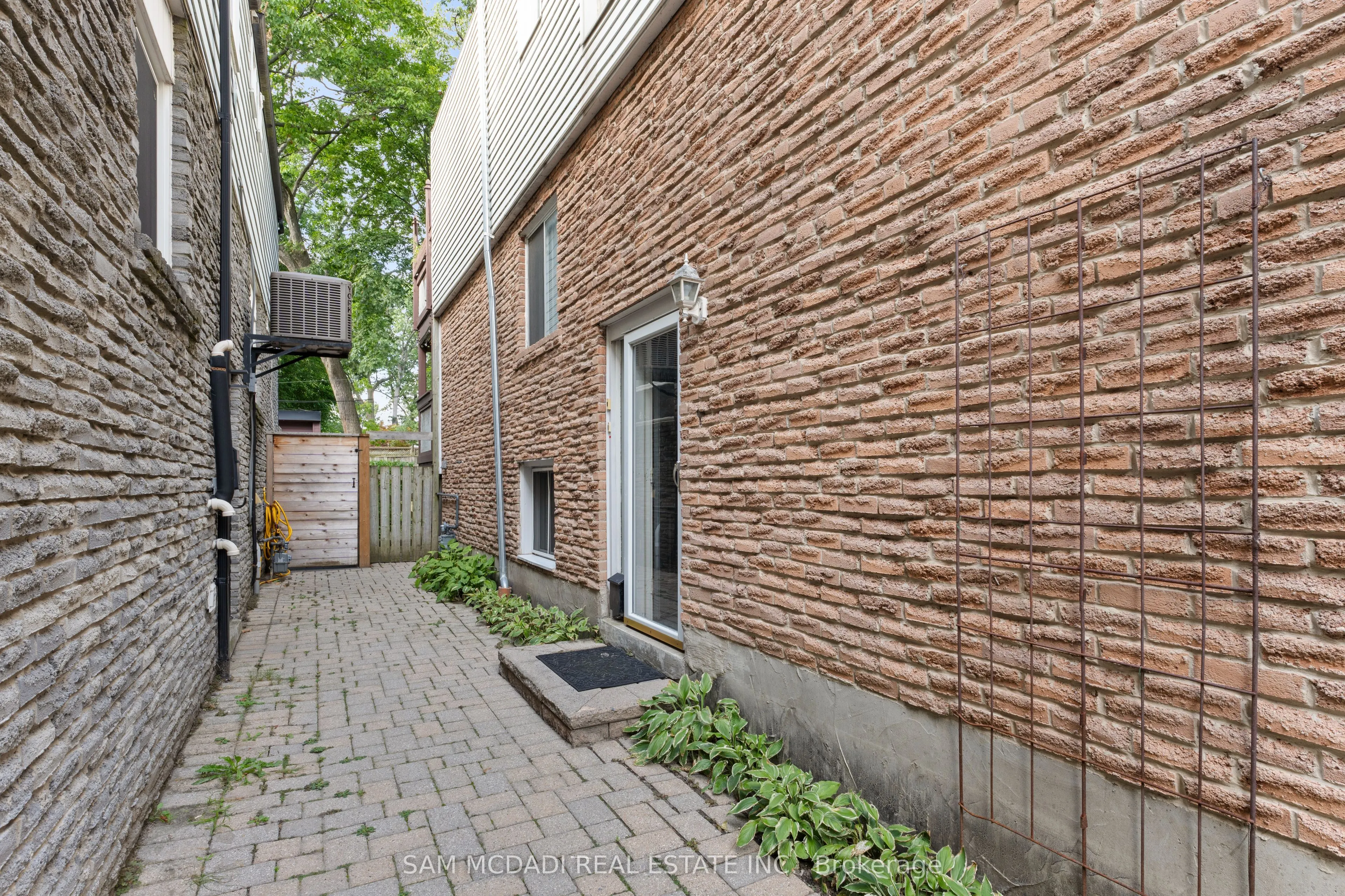 26 Pine Avenue