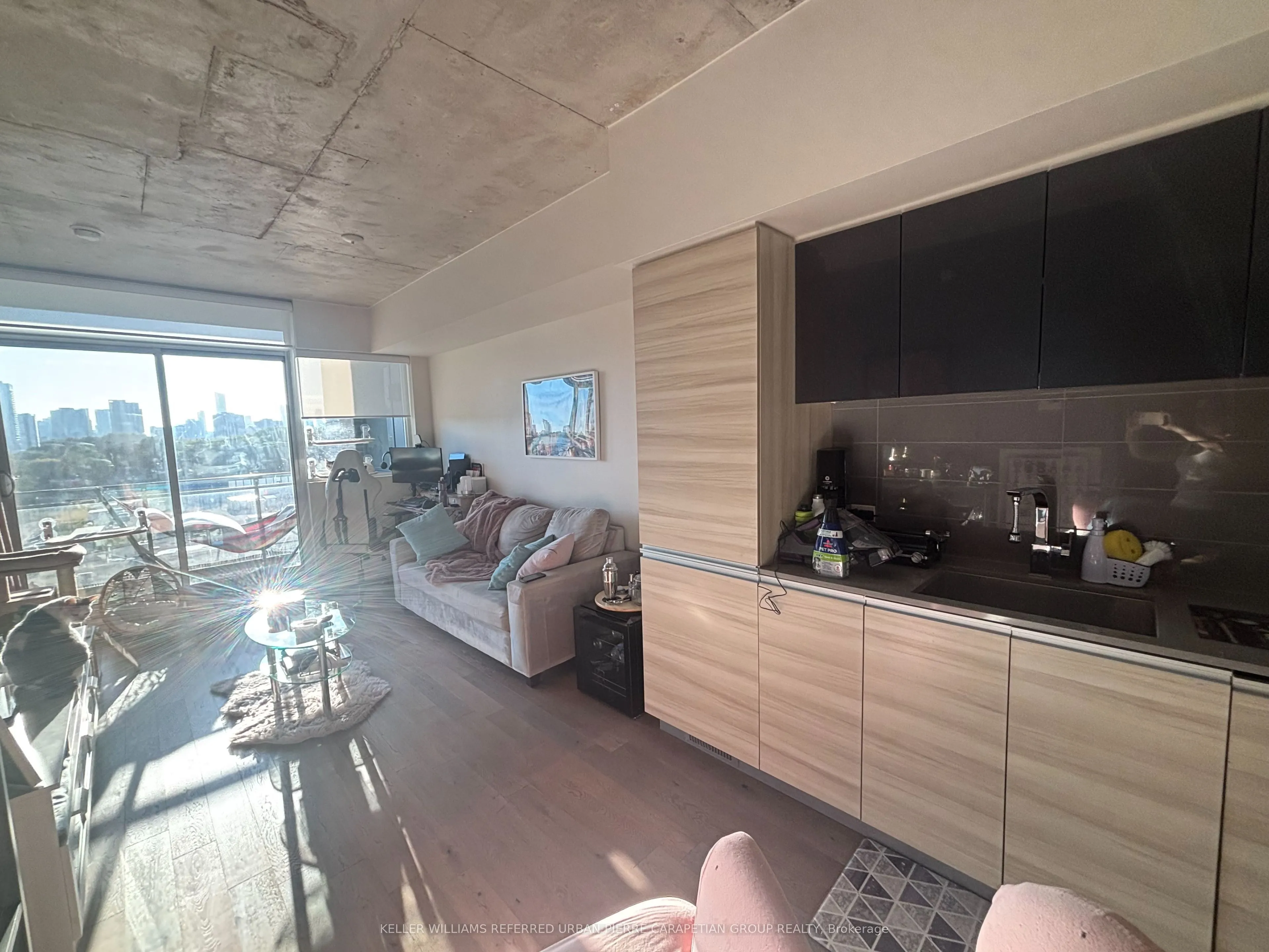 1190 Dundas Street, #721