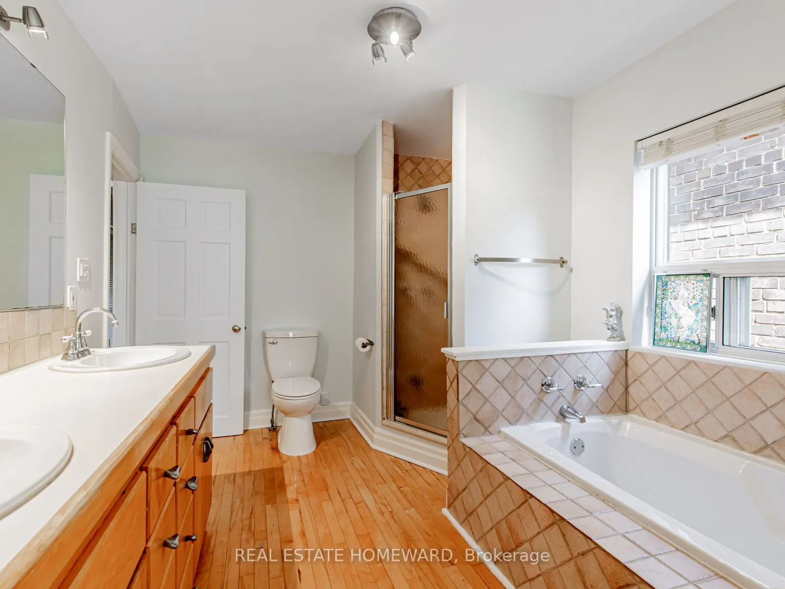 87 Harcourt Avenue