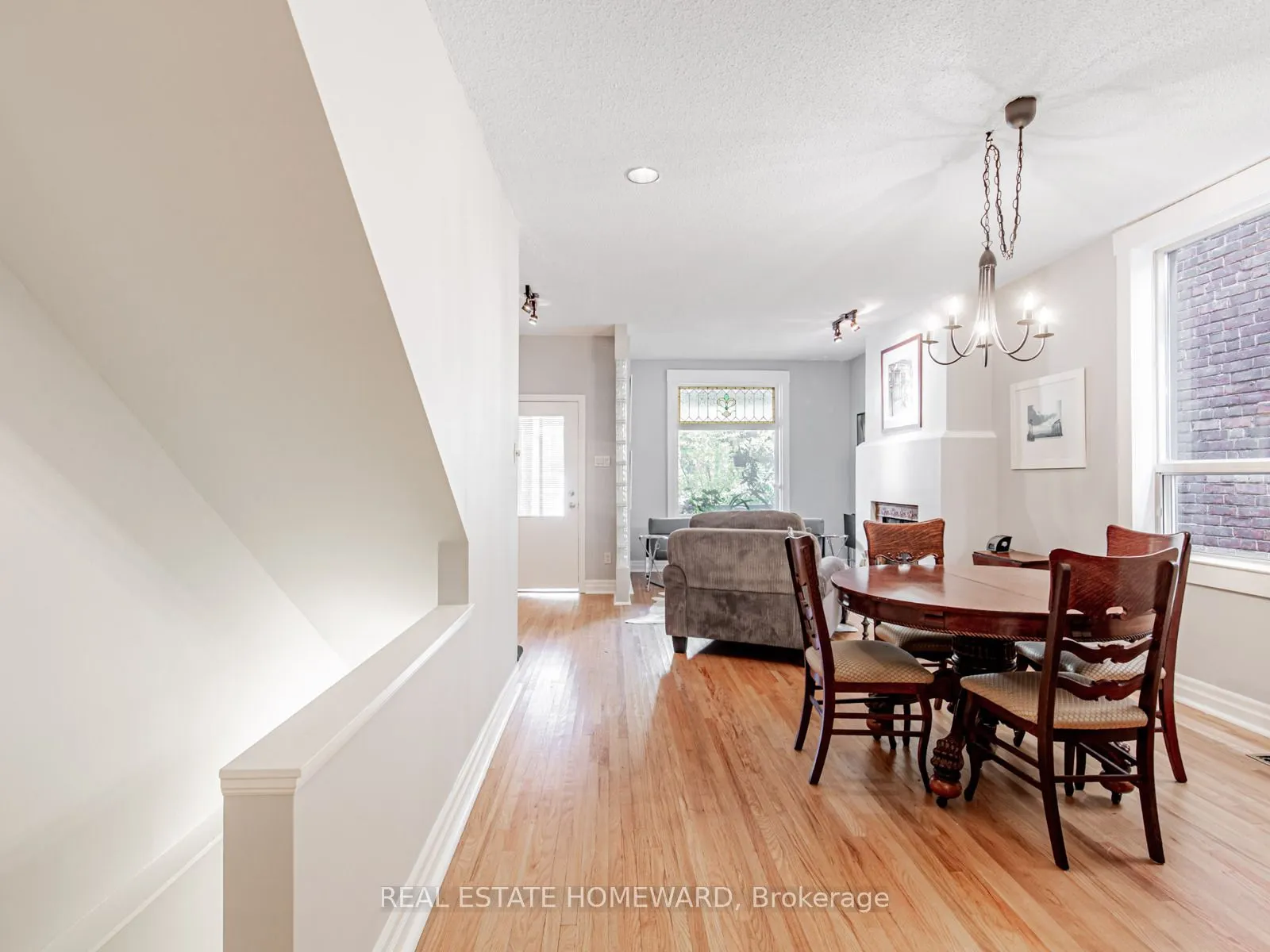 87 Harcourt Avenue