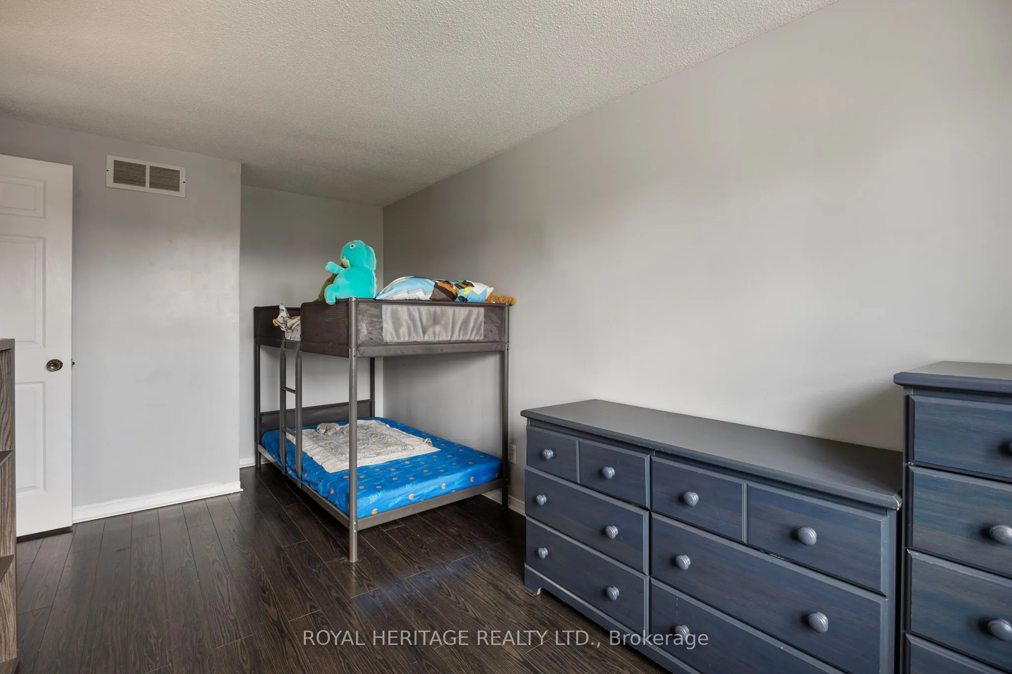 1471 Connery Crescent