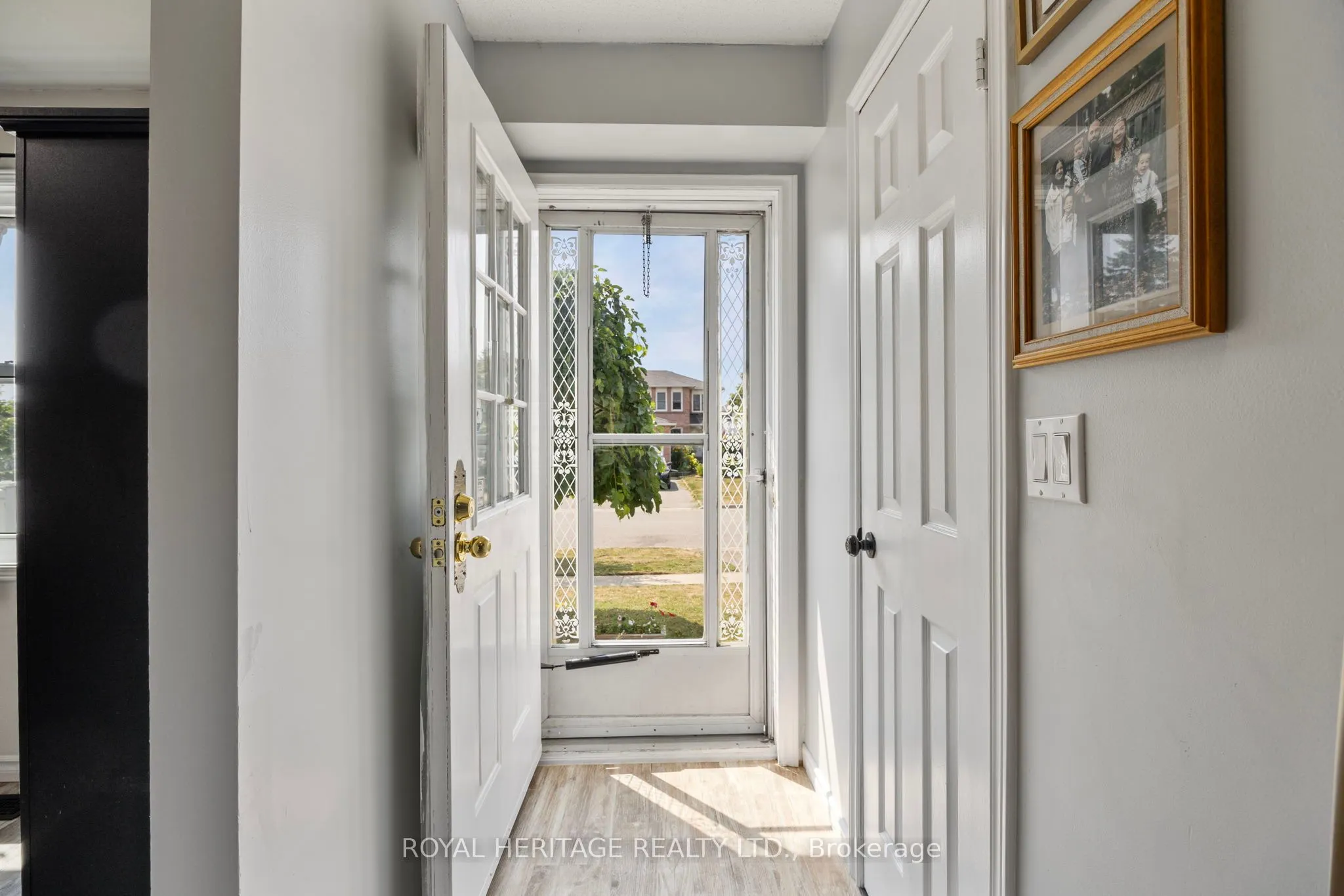 1471 Connery Crescent