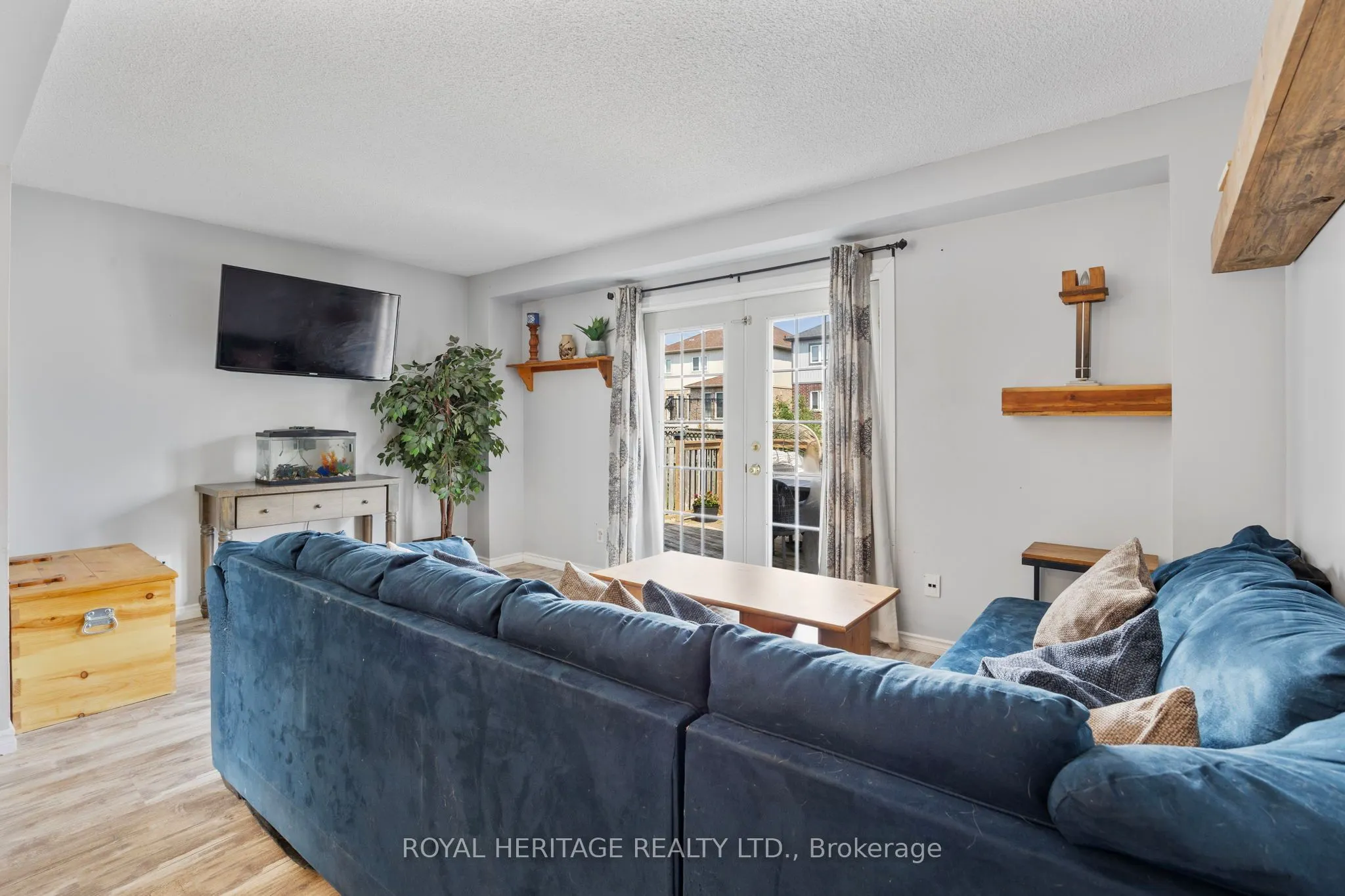 1471 Connery Crescent