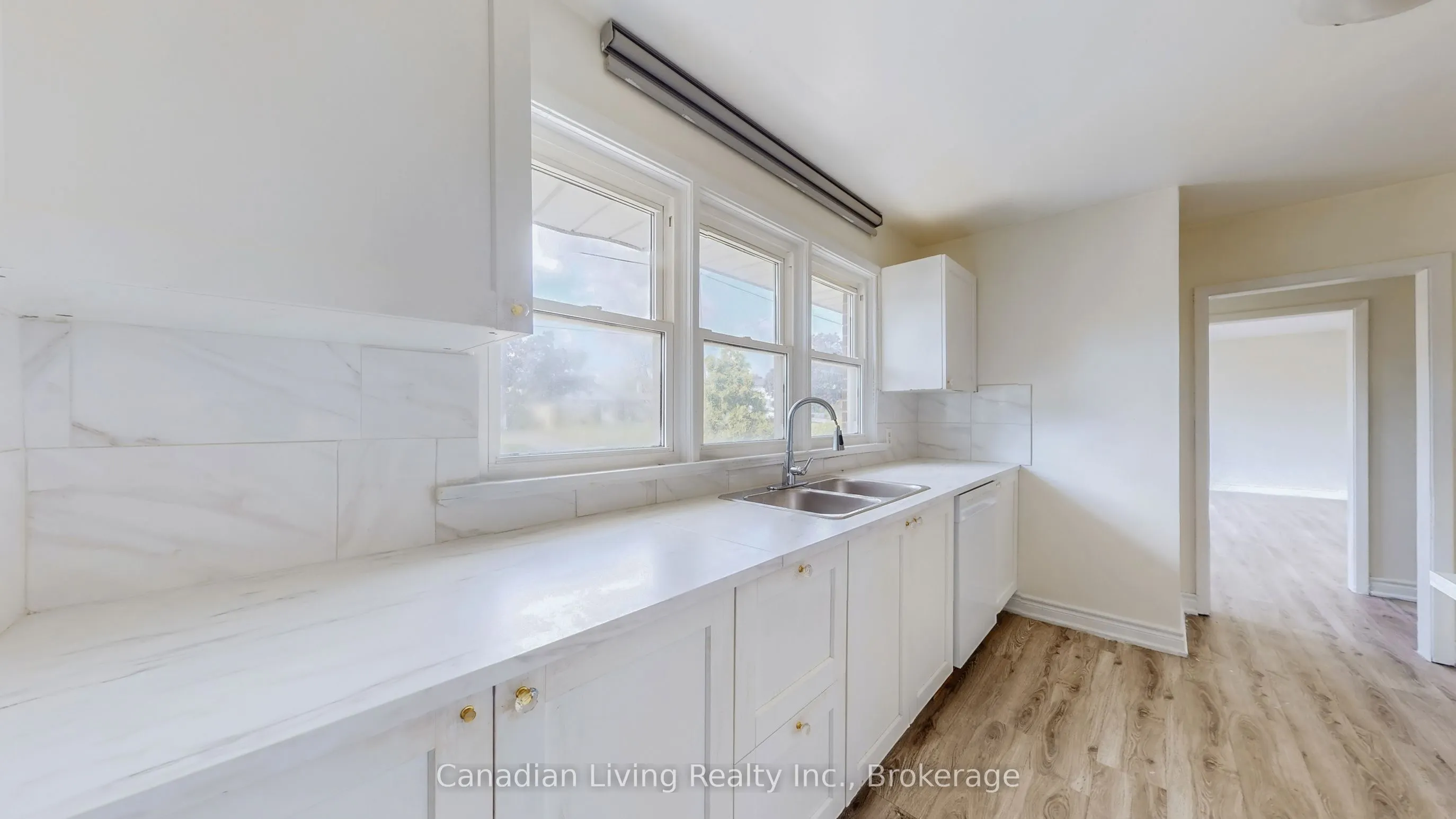 1-599 Gibbons Street