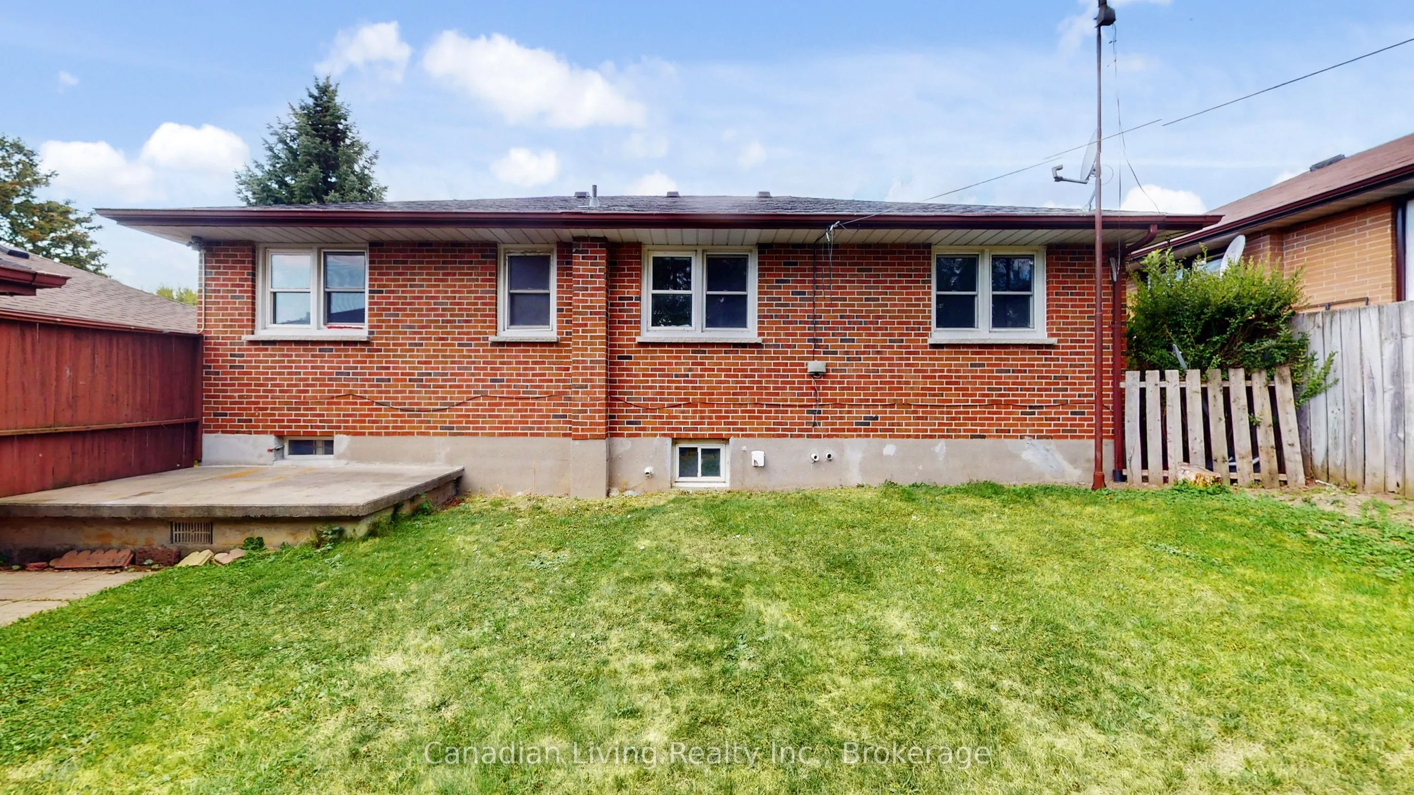 1-599 Gibbons Street
