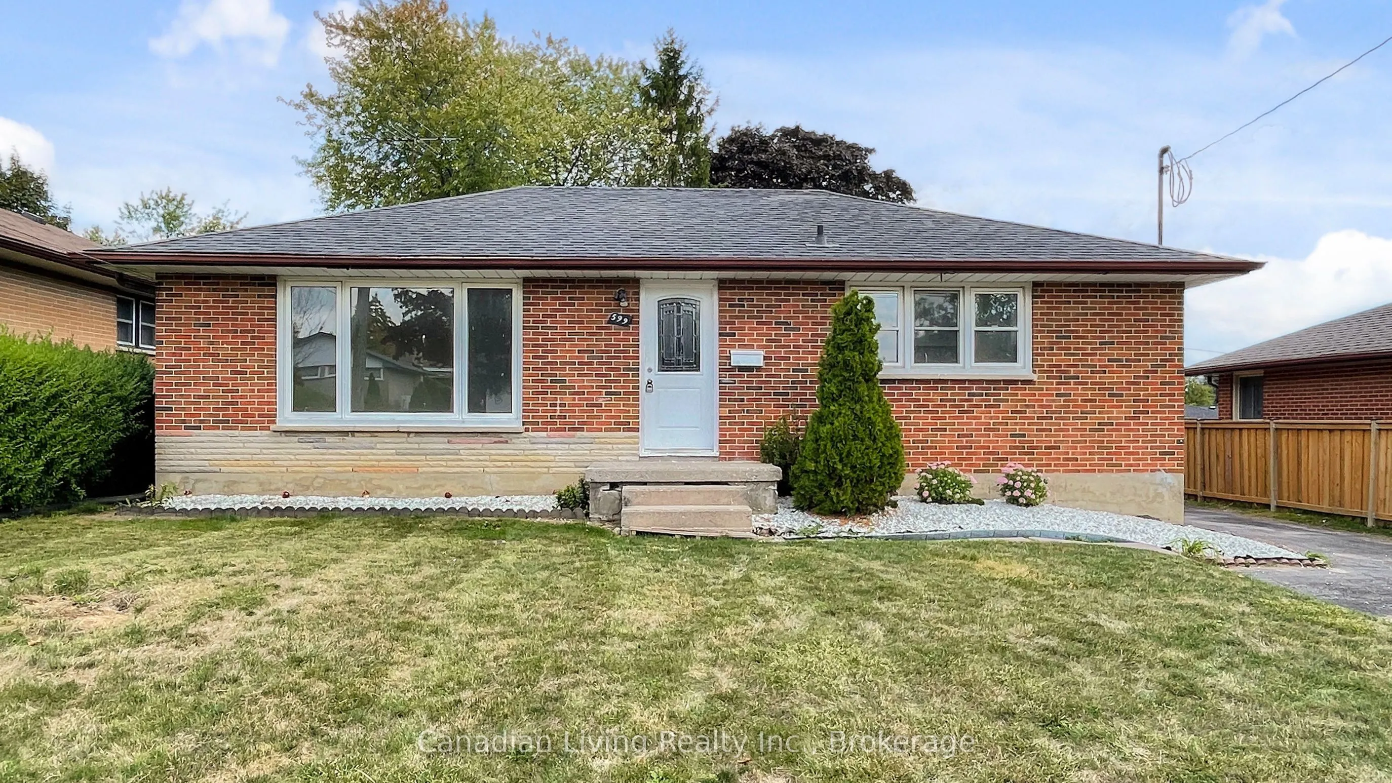 1-599 Gibbons Street