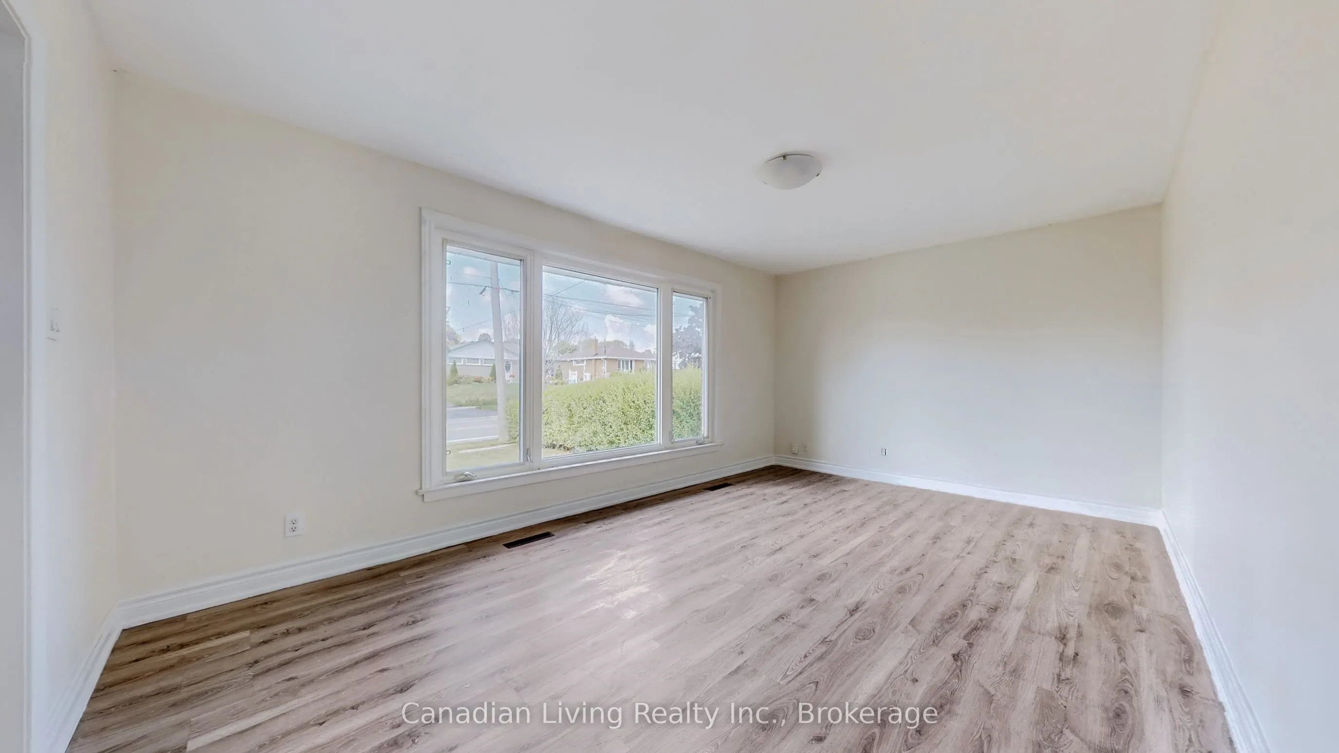 1-599 Gibbons Street