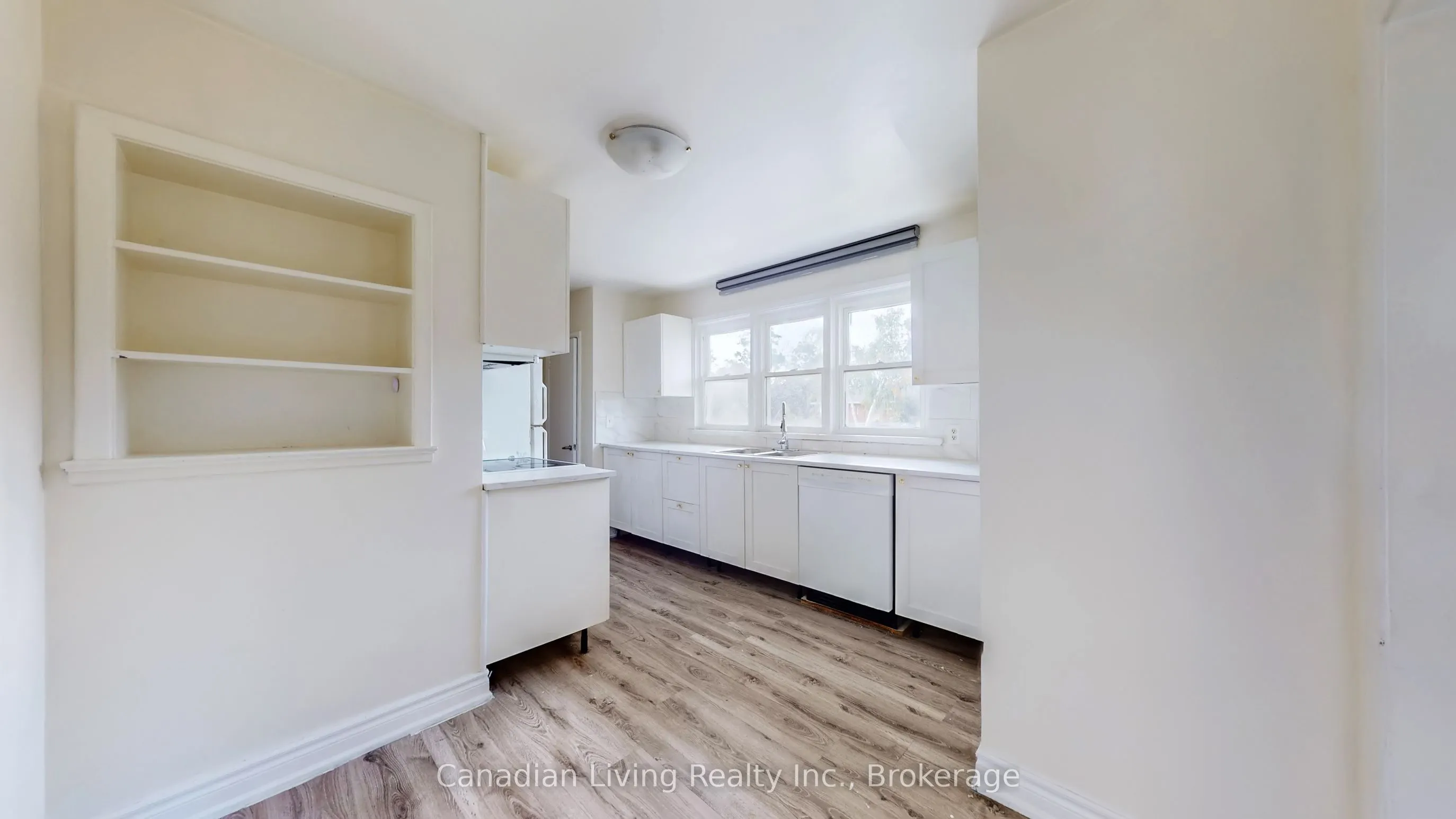 1-599 Gibbons Street