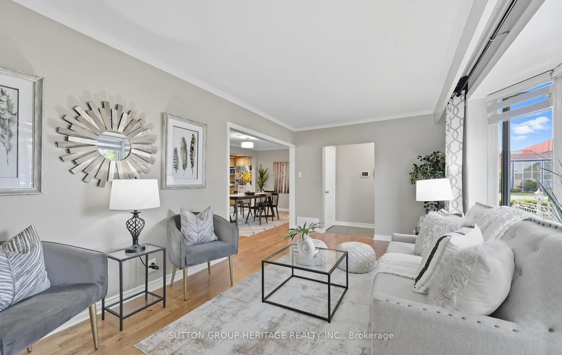 823 Rowena Street