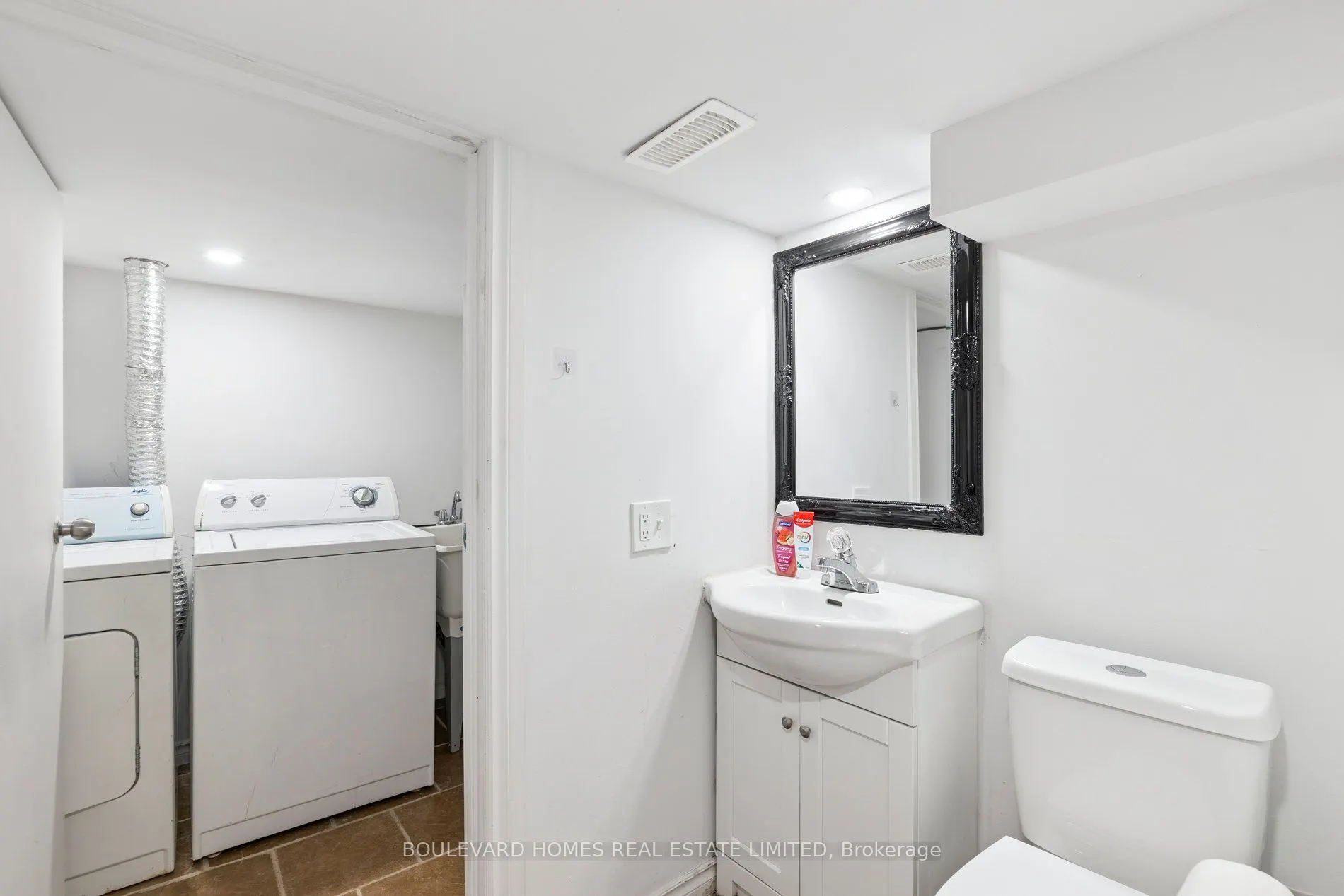 315 Oshawa Boulevard N