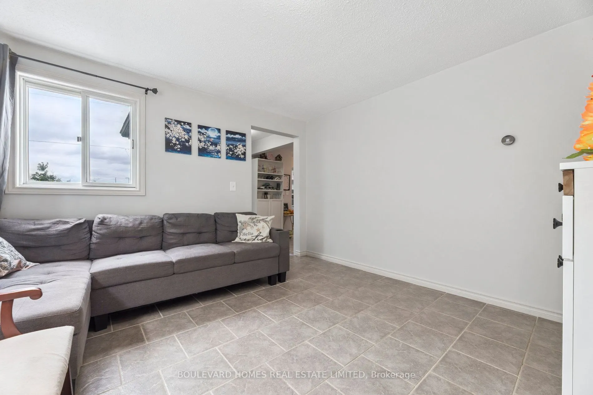 315 Oshawa Boulevard N