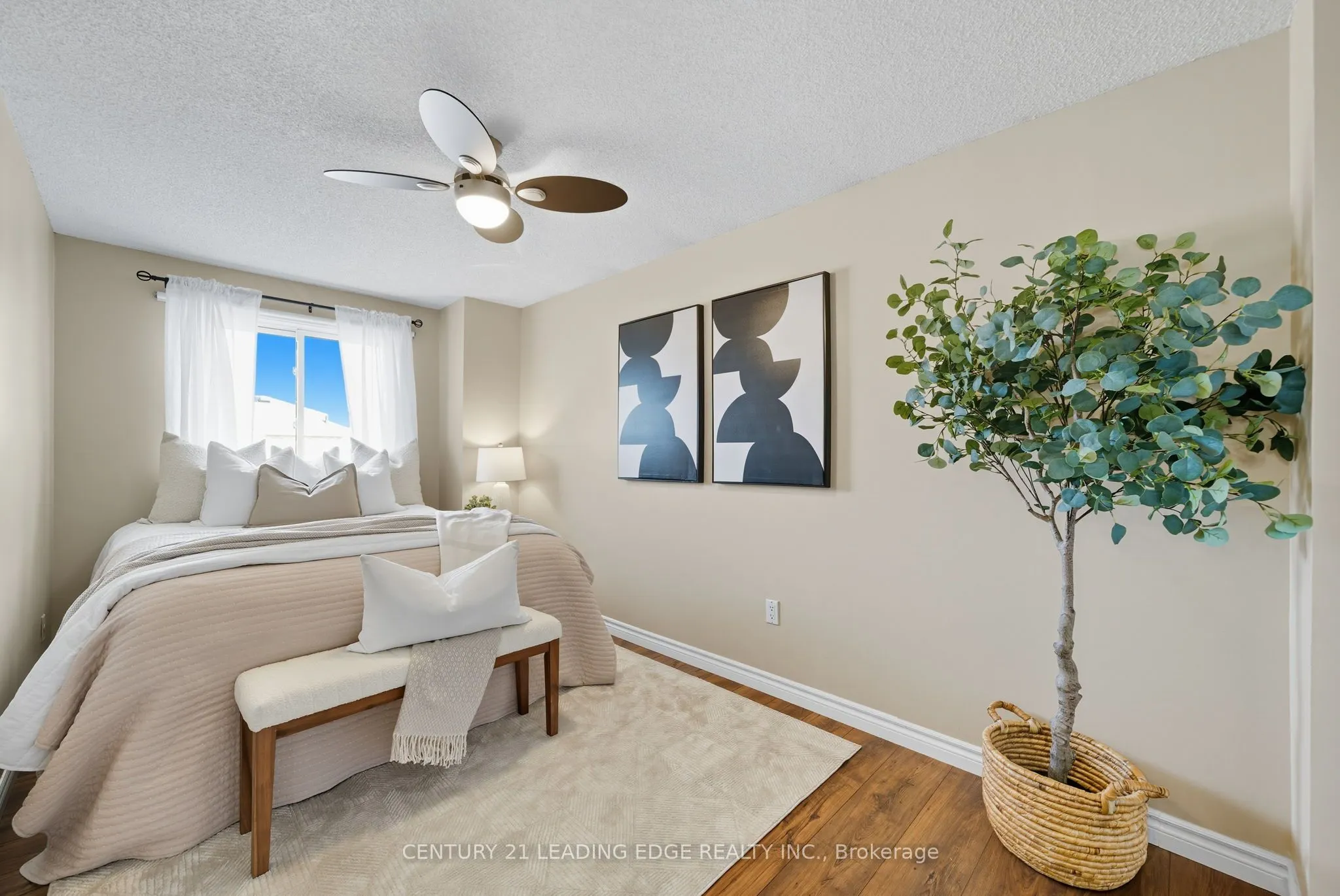 85 Large Crescent