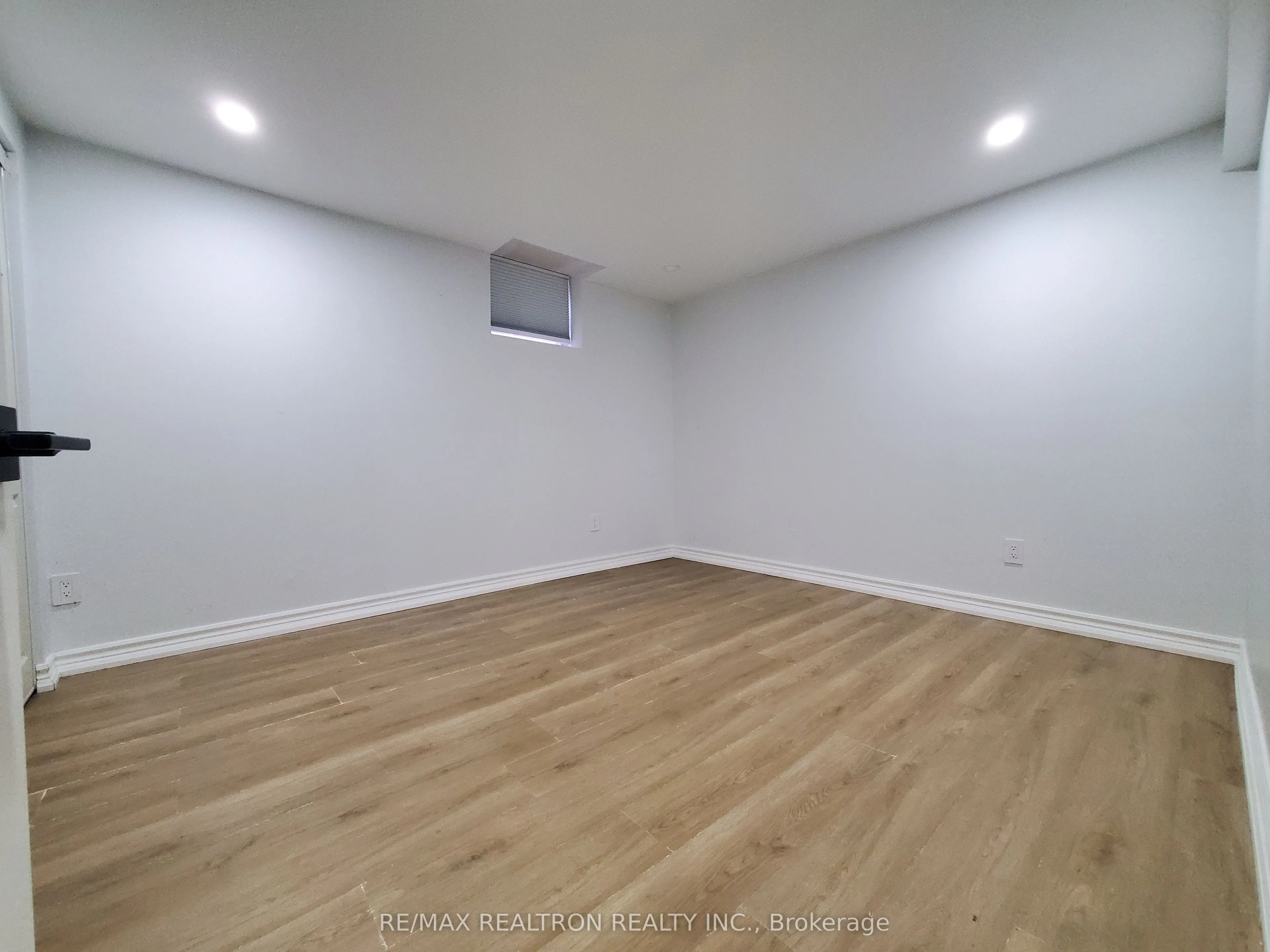 6 Pinestone Court, #Basement