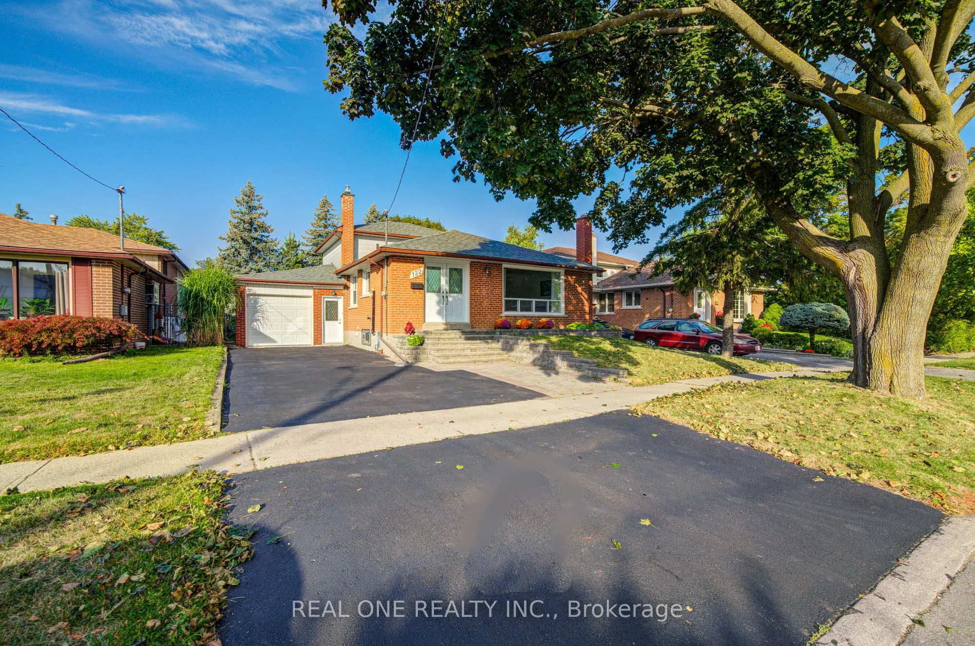 122 Marilake Drive