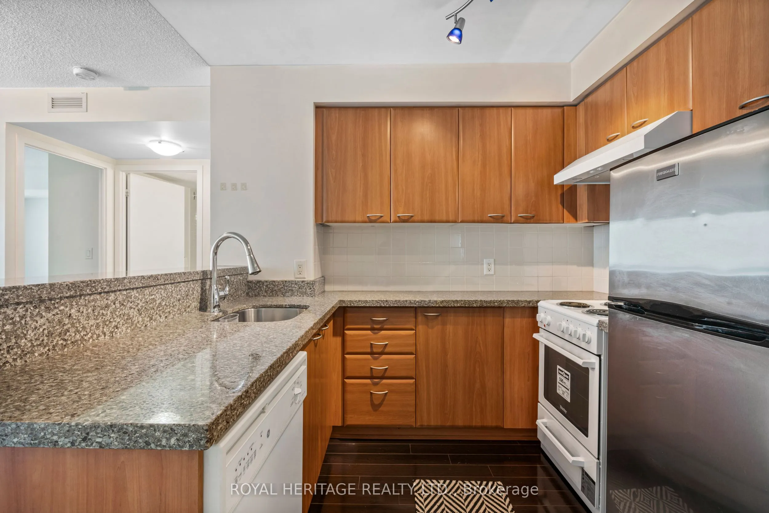 38 Lee Centre Drive, #1716