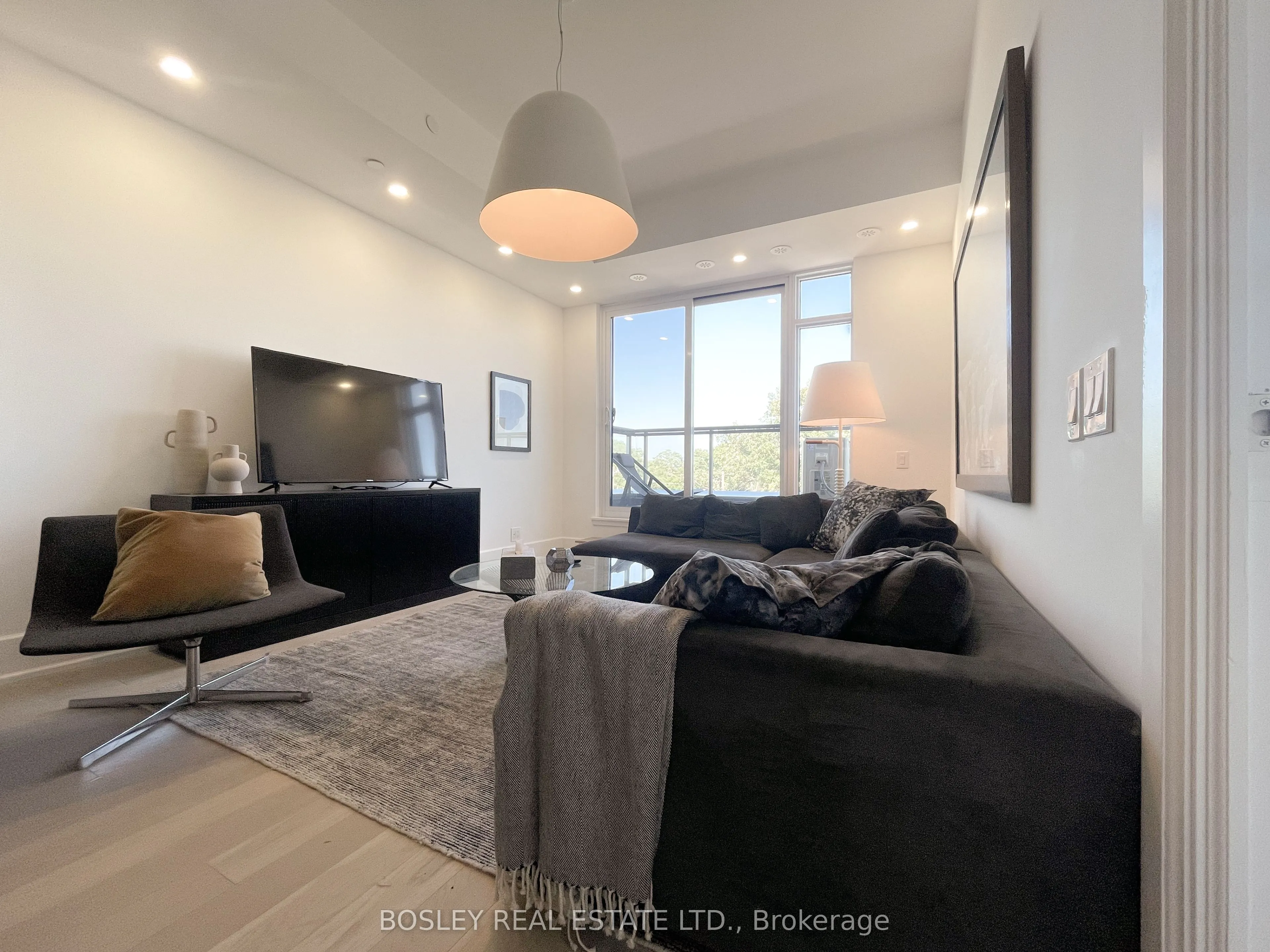 800 Broadview Avenue, #504