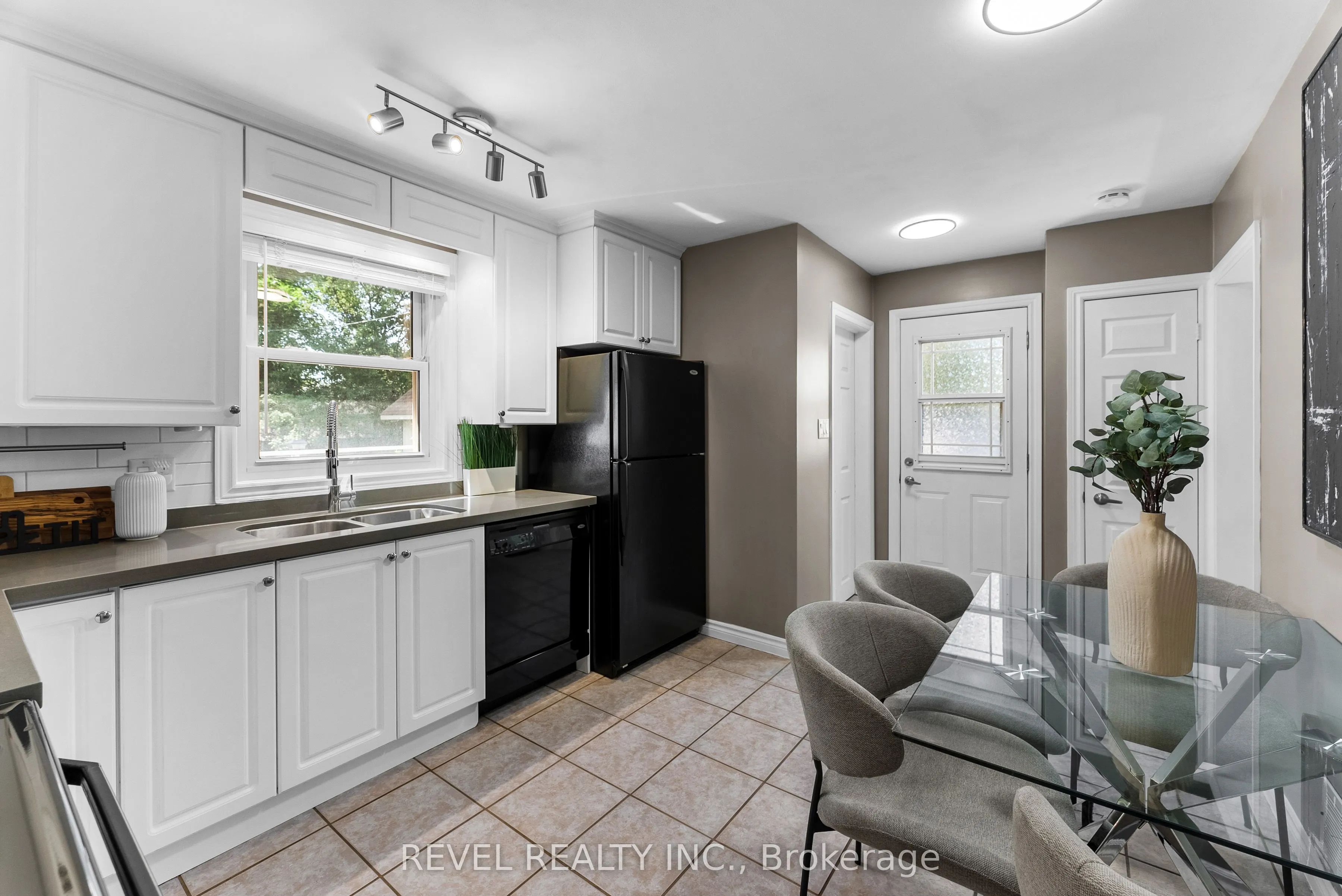 3 Glenwood Terrace