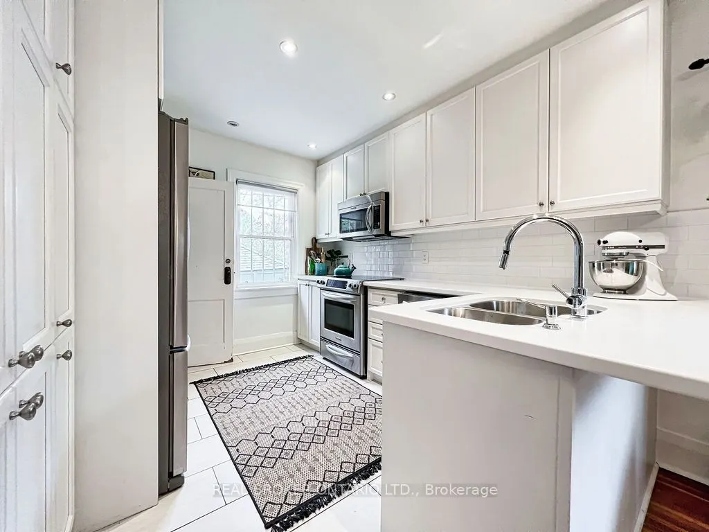 43 Stanhope Avenue, #Main