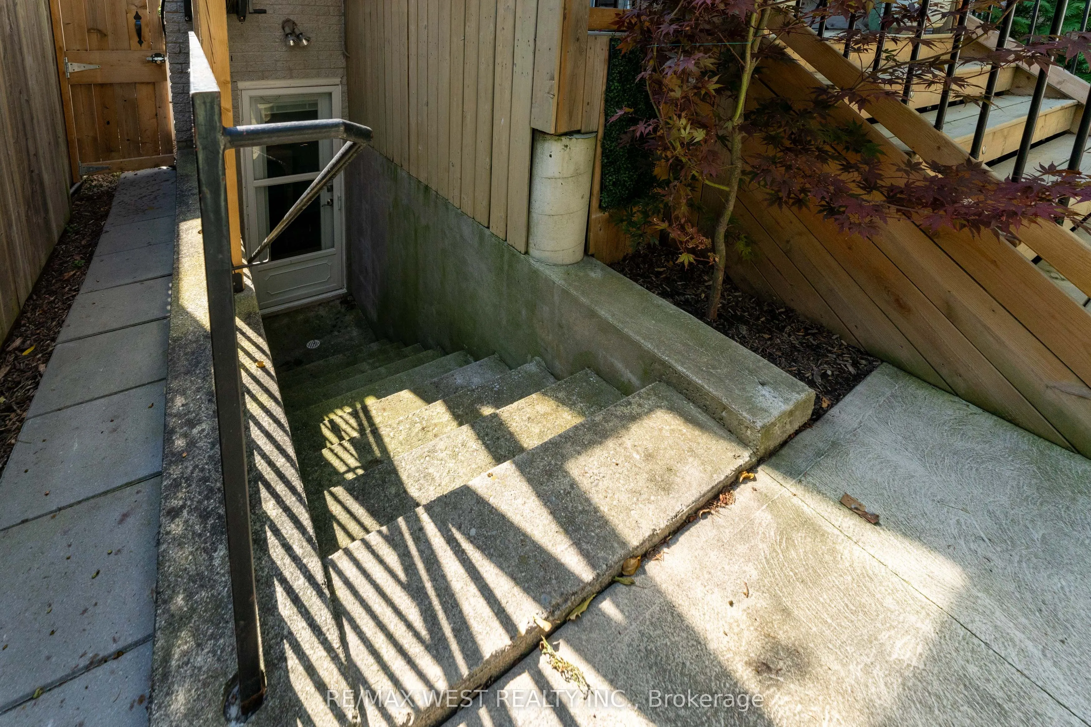 180 Holborne Avenue