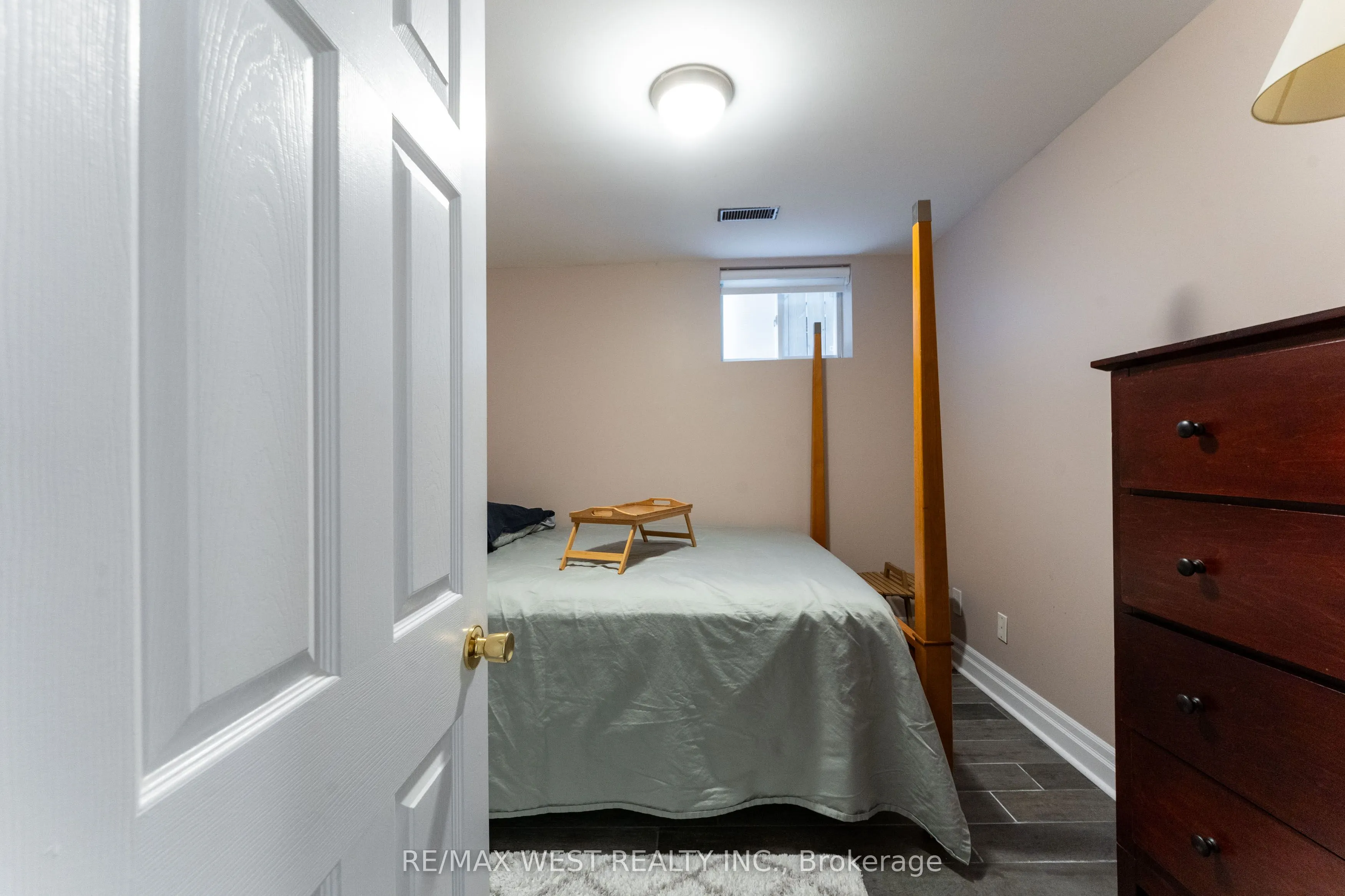 180 Holborne Avenue