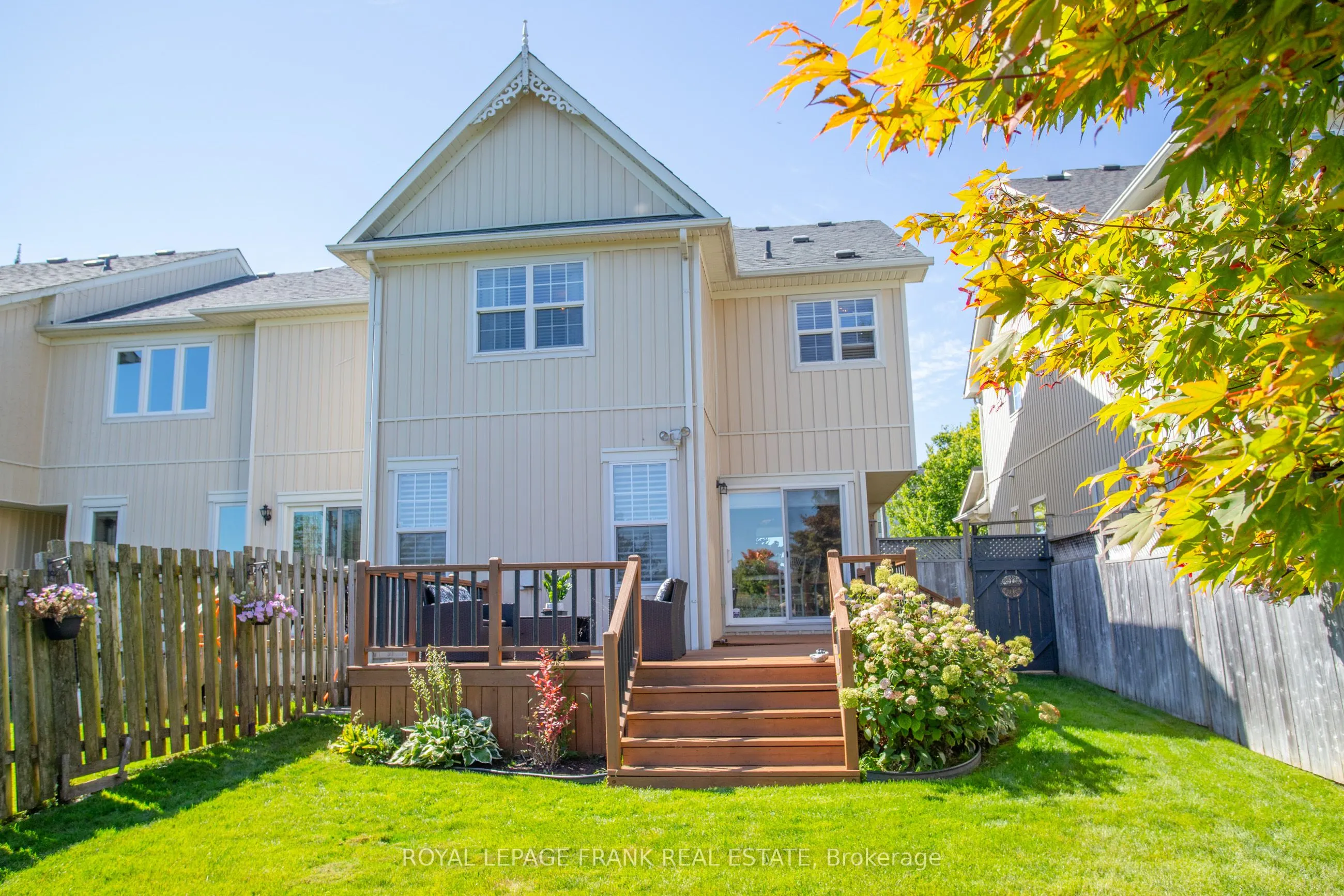 33 Bexley Crescent E