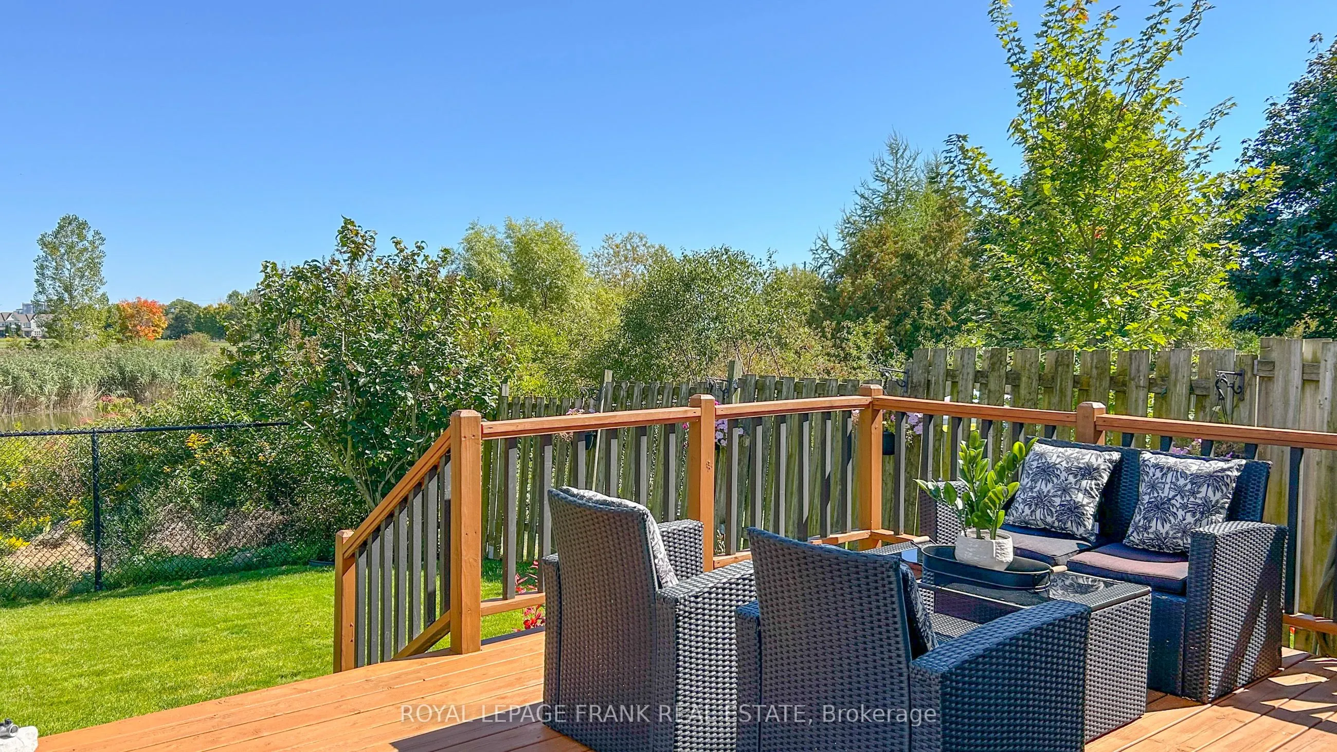 33 Bexley Crescent E
