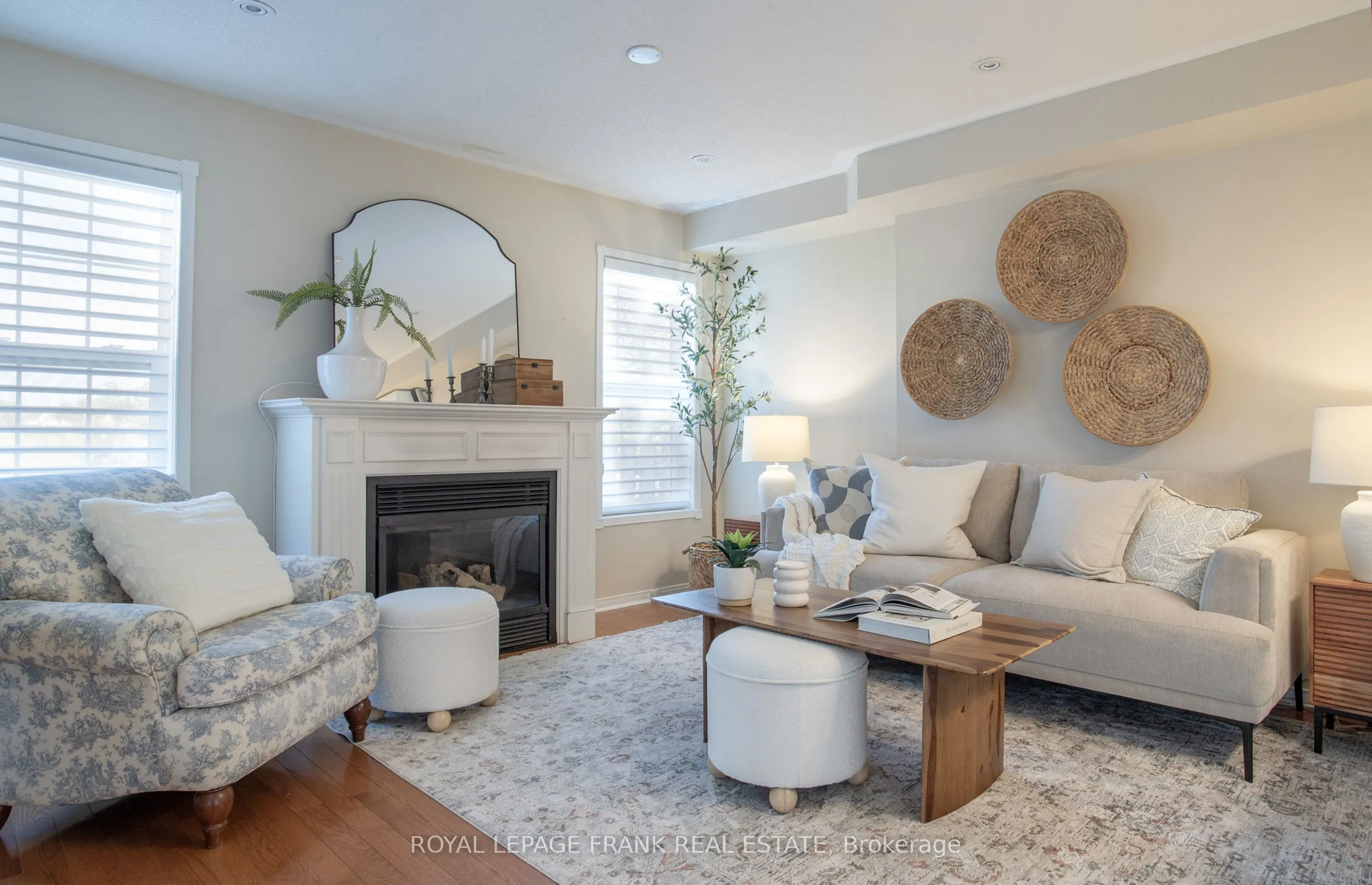 33 Bexley Crescent E