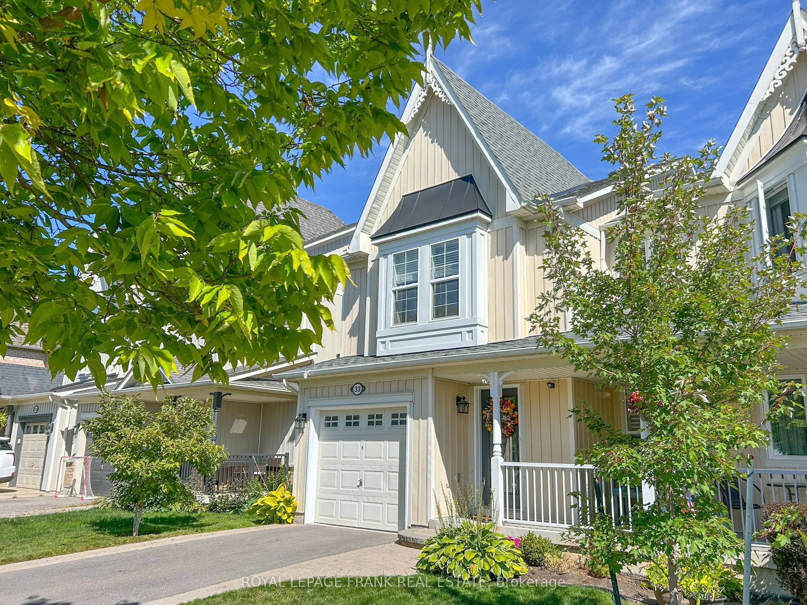33 Bexley Crescent E